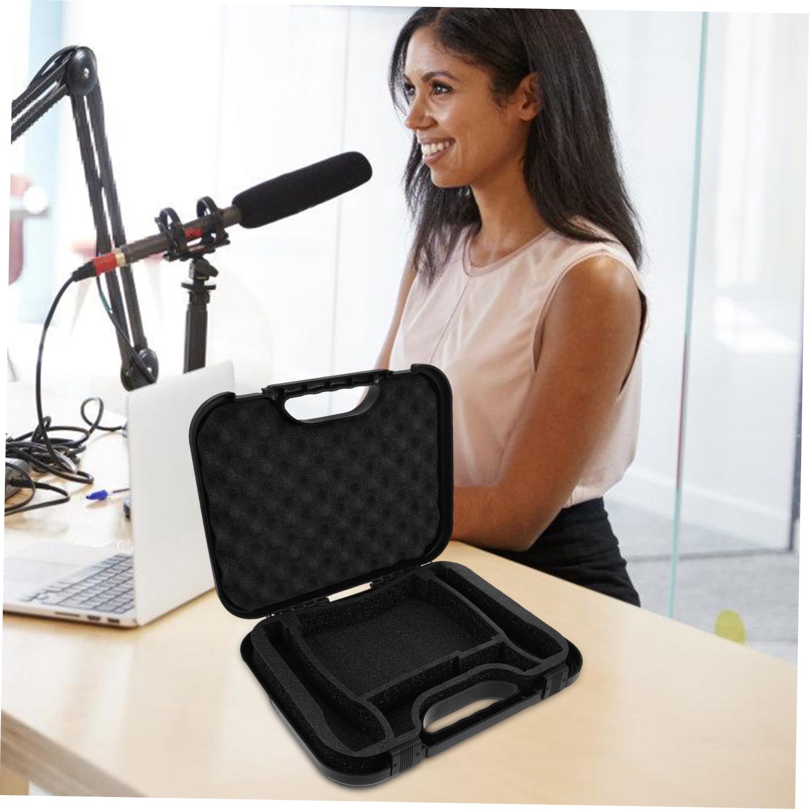 Custodia Microfono Rigida con Design Palmare in Plastica e Spugna, Protezione Antiurto e Grande Capacità, per Podcast e Attrezzature Audio da Viaggio