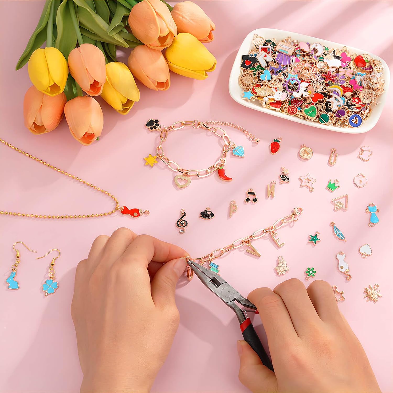 Flasoo 404Pcs Gold Charms for Jewelry Making, Assorted Bracelet Charm Letter Charms for DIY Jewelry Making Necklace Bracelet, Keychains and Crafts