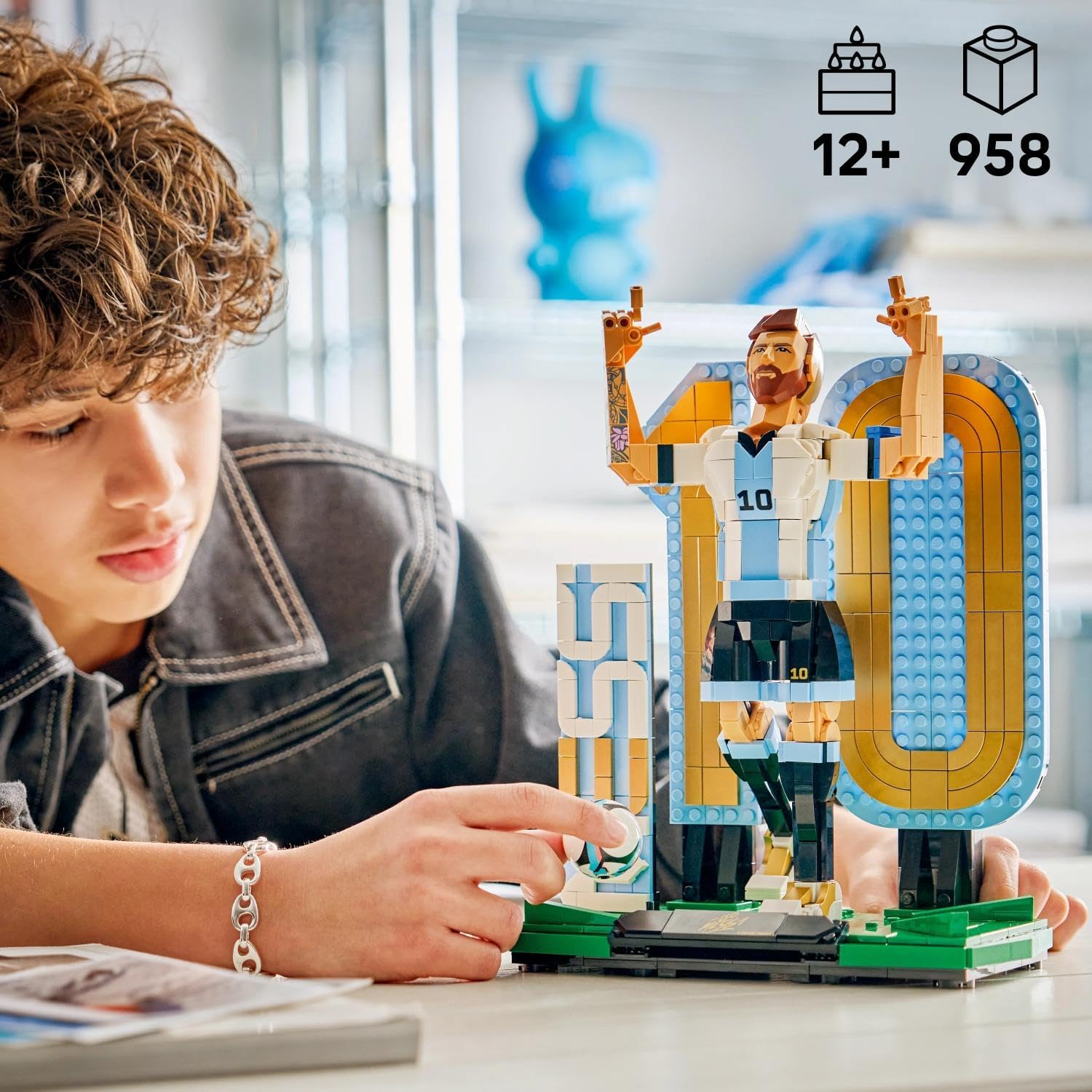 LEGO Lionel Messi Figur (43015) 3