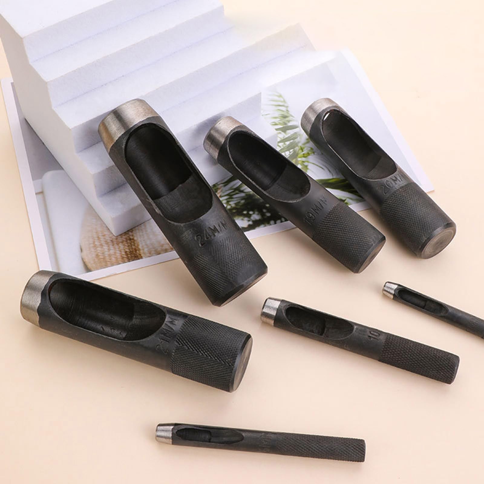 Poinçons De Trous pour Le Cuir 17 Pièces Outil Poinçonnage du Creux en Acier Travail du Perforateur Trous Ronds 4mm À 20mm Outil Poinçonnage pour Montre