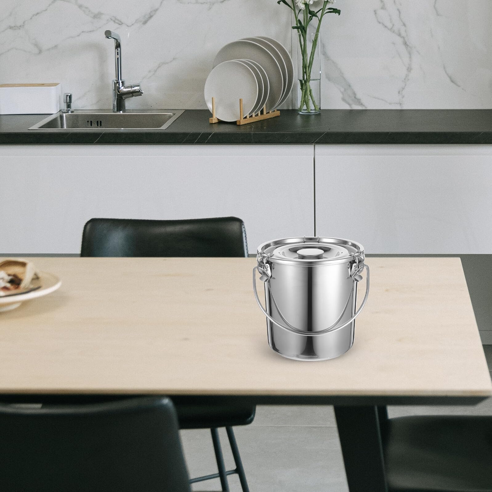 GARVALON Edelstahl 6-Liter Behälter mit Luftdichtem Deckel und Robustem Griff für Lebensmitteltransport in Küche und Ölaufbewahrung