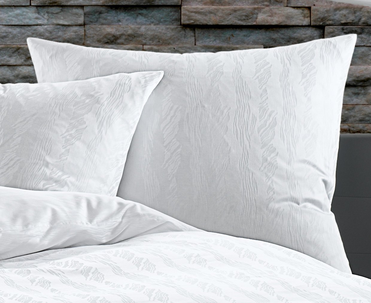 Bettwaesche-mit-Stil Mako Satin Damast Bettwäsche Garnitur Waves weiß (140x200 cm + 70x90 cm)