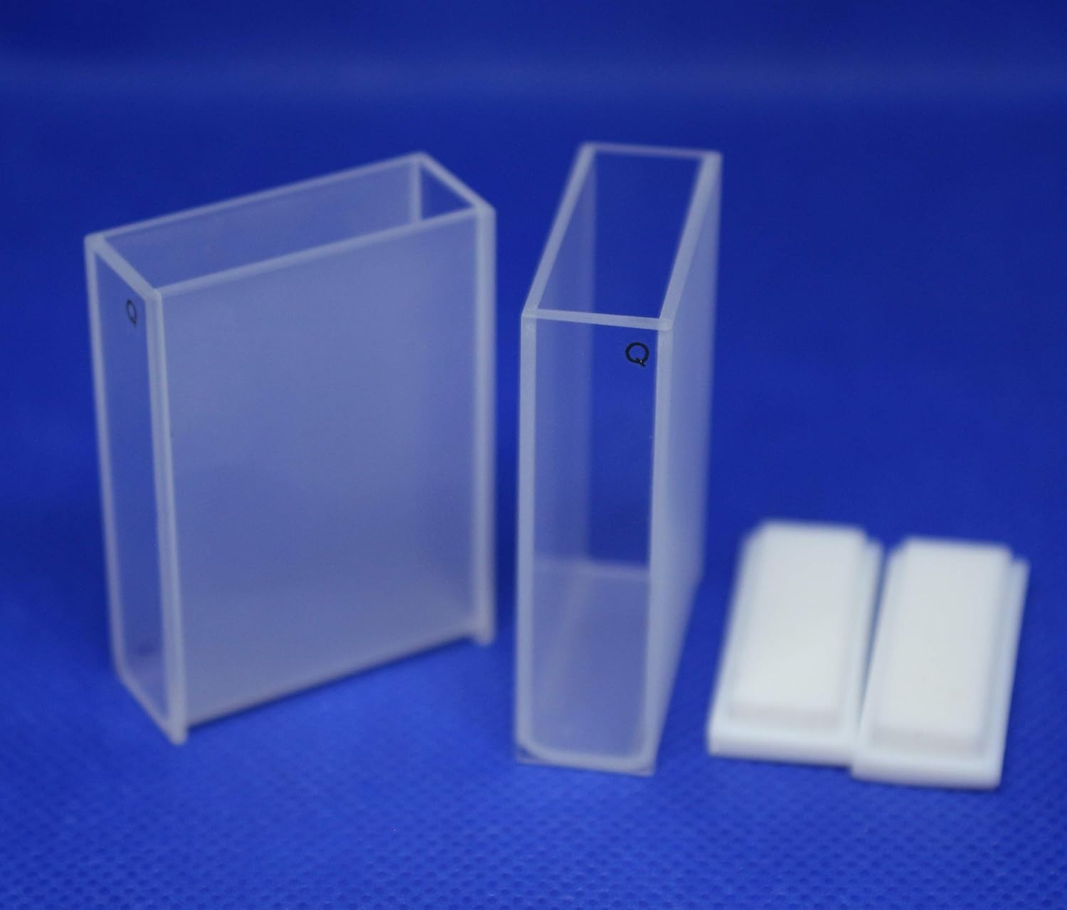 UV Quartz 30mm Cuvette for Spectrophotometer (2pcs) (Pathlength: 30 mm; Volume: 10.5ml; Spectral Range: 190-2500 nm)
