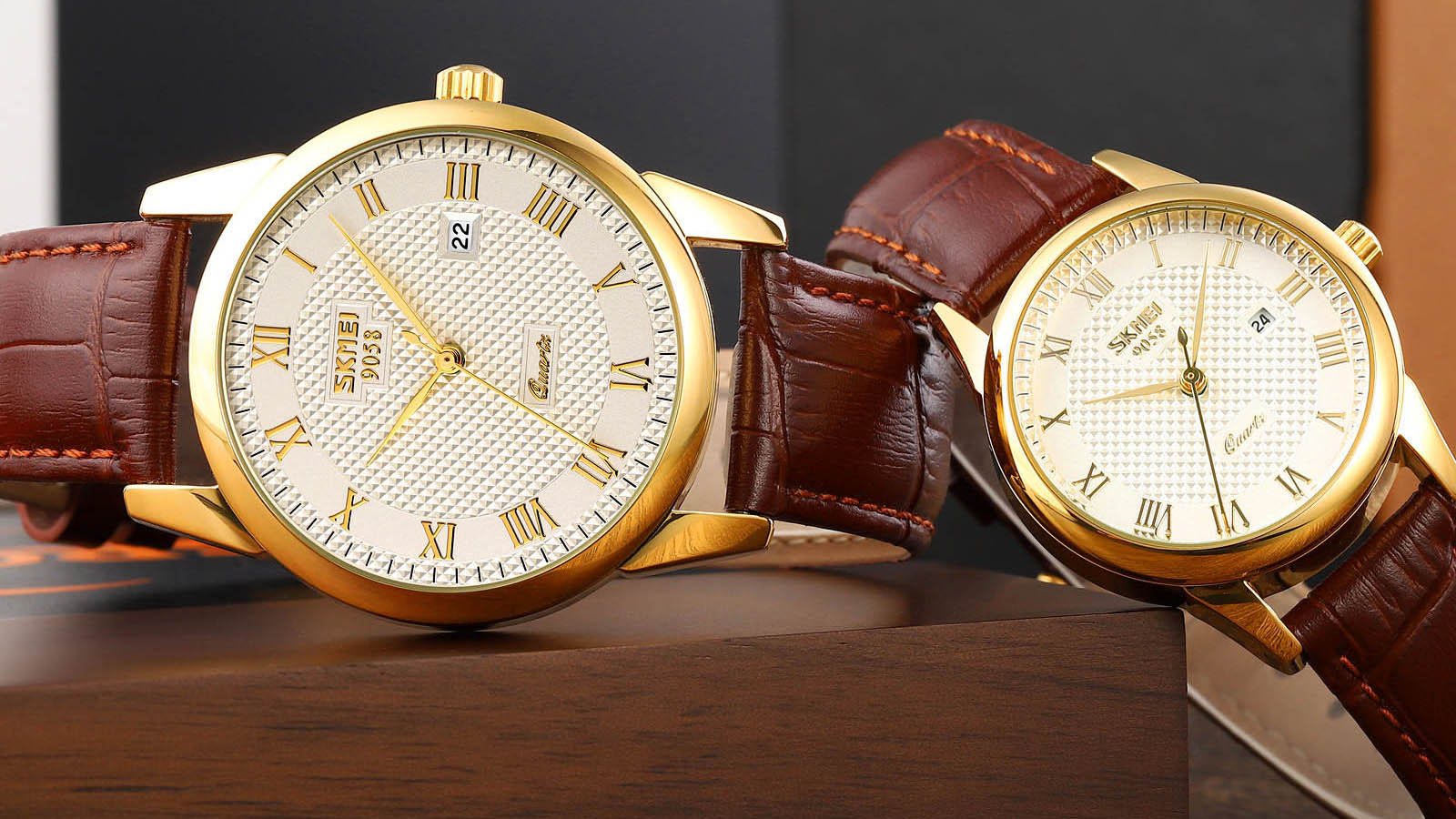 VINTAGE WATCH 90s Roman Numerals Gold-tone Bezel Leather Band Unisex Business Raymond Weil Watch: Vintage Ladies 90s Golden Icon with  main image 4
