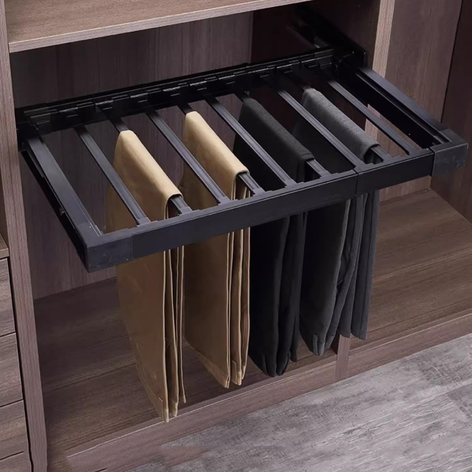 Wysuwany wieszak, wysuwany wysuwany stojak na spodnie, aluminiowy stojak na ubrania, oszczędność miejsca, wiszący stojak do szafy, czarne spodnie organizer do szafy