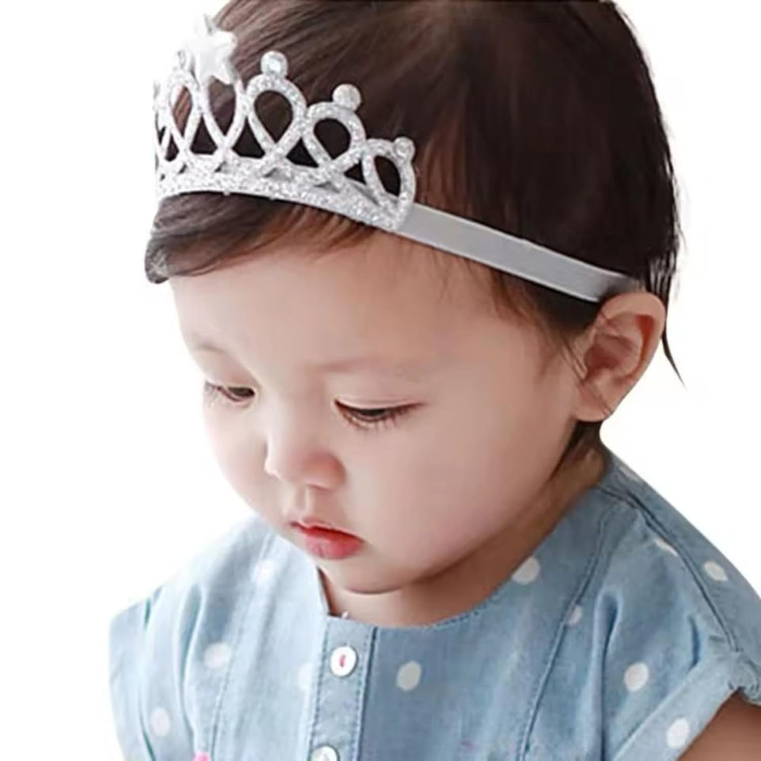 Tiara Coroa Infantil Prata com Strass, Estrela Decorativa, Faixa Elástica, 13cm, para Festas em promoção! Veja a oferta e mais achadinhos de Laços & Tiaras Infantis 4 Hoje é o melhor dia para comprar Tiara Coroa Infantil Prata com Strass, Estrela Decorativa, Faixa Elástica, 13cm, para Festas com aquele preço maroto! Promoção! Aproveite a oferta! 4