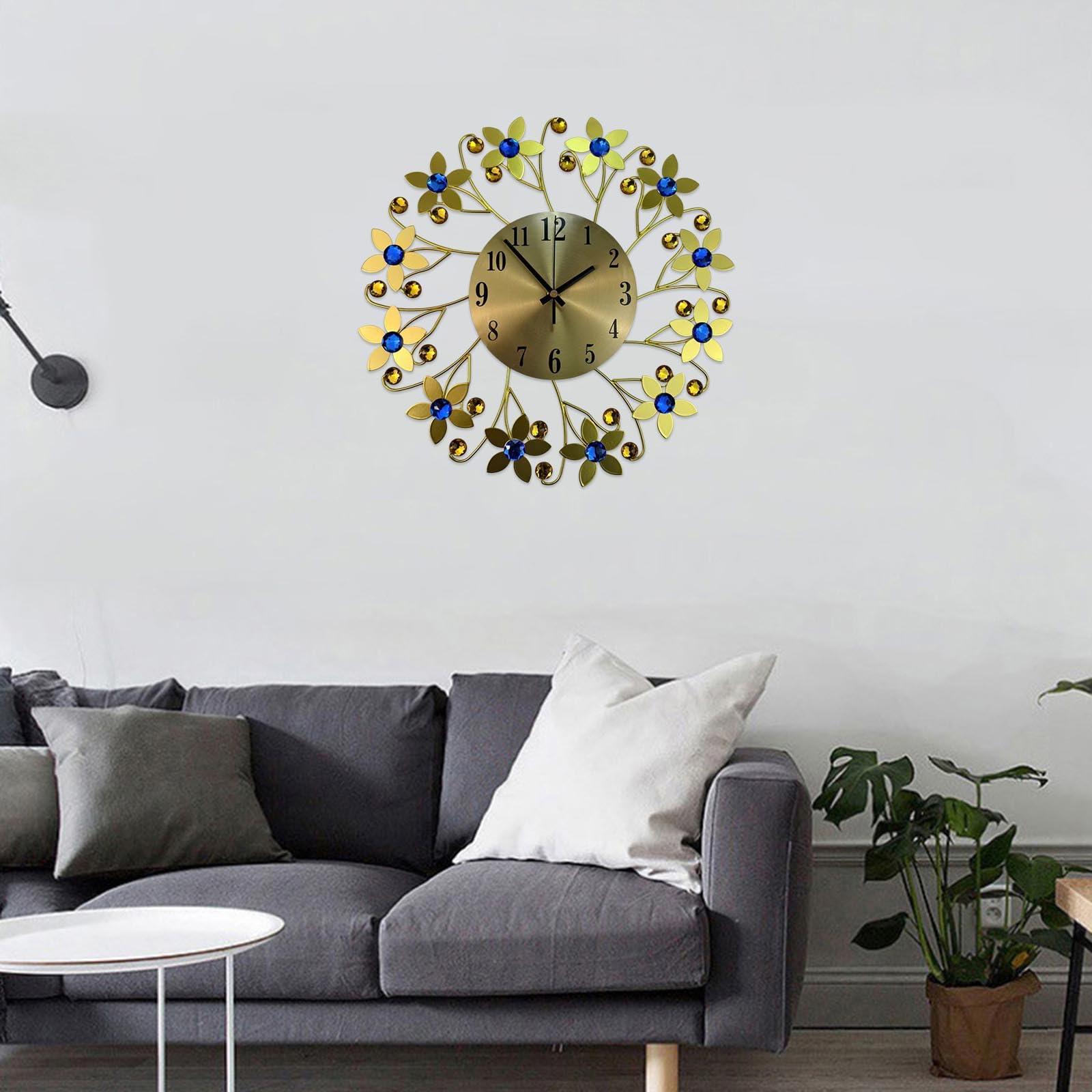 Reloj de pared silencioso contemporáneo con movimiento silencioso, números grandes y decoración sencilla Reloj de pared silencioso contemporáneo con movimiento silencioso, números grandes y decoración
