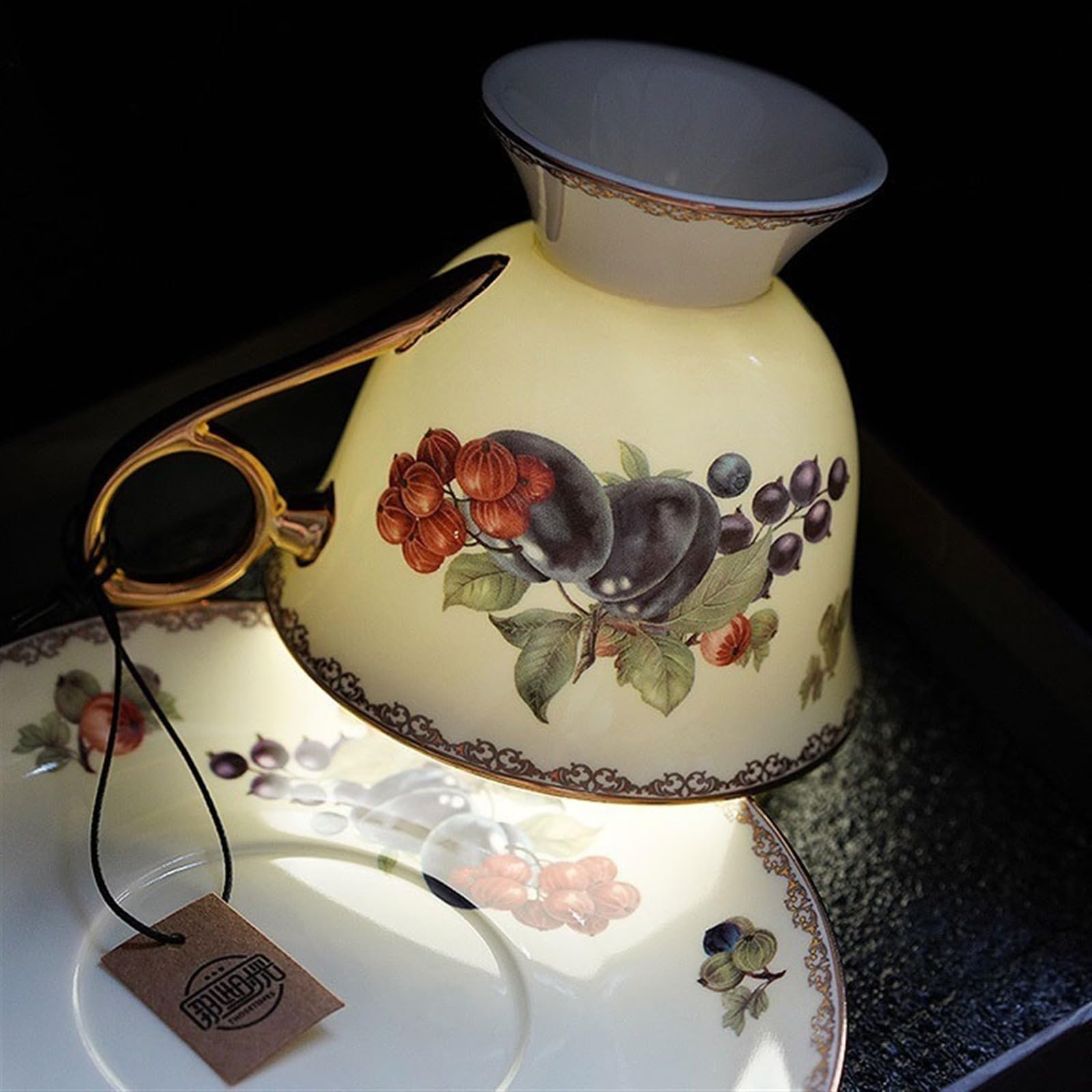 Maison Ensemble de grandes tasses à café et soucoupes scandinaves, thé noir exquises britanniques haut gamme, luxe en porcelaine fleurs Décoration(Blanc)