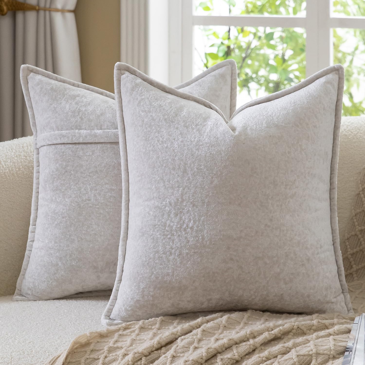 Madizz Decorative Vintage Chenille Cushion Covers Pack of 2 Plaid Couch Pillows Neutral Boho Farmhouse Pillow Cases Home Decor for Couch Sofa Bedroom Living Room 45x45 CM, Grey White