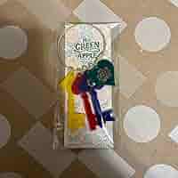 Mrs. GREEN APPLE ポップアップ キーホルダー　ピンバッジ　ミセス Amazon | Mrs. GREEN APPLE ピンバッジ 缶バッジ アクキー