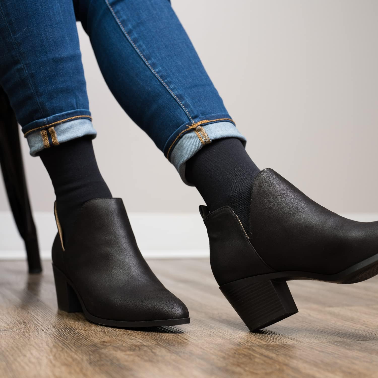 Rejuva COOLMAX 20-30 mmHg Knee-High Graduated Compression Socks for Women & Men