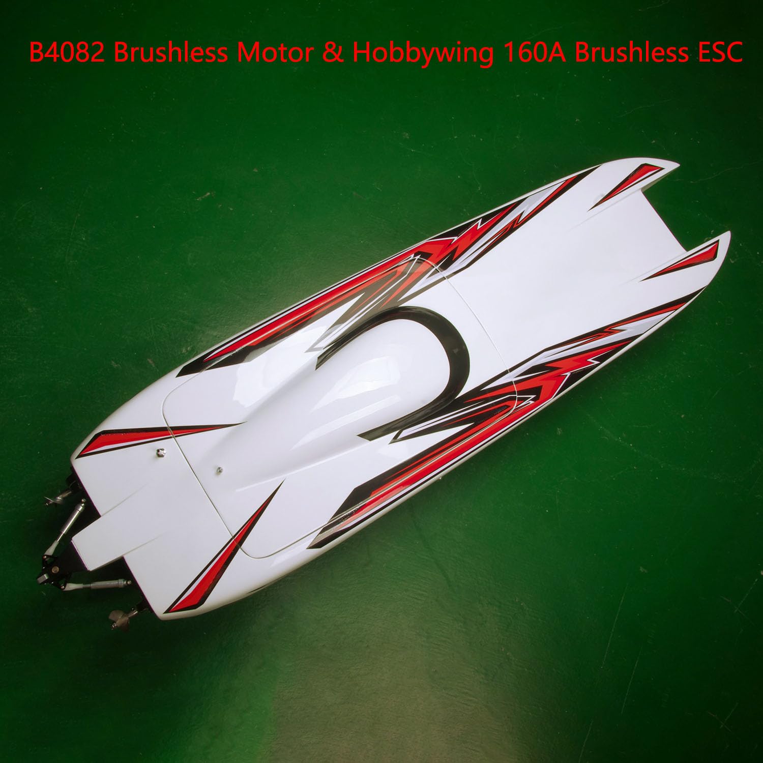 135KM/H RC Hochgeschwindigkeits-Rennboote DTRC E33 Wasserfahrzeug Modell Speedboat Kühlsystem RTR Batterie Dual Brushless Motor