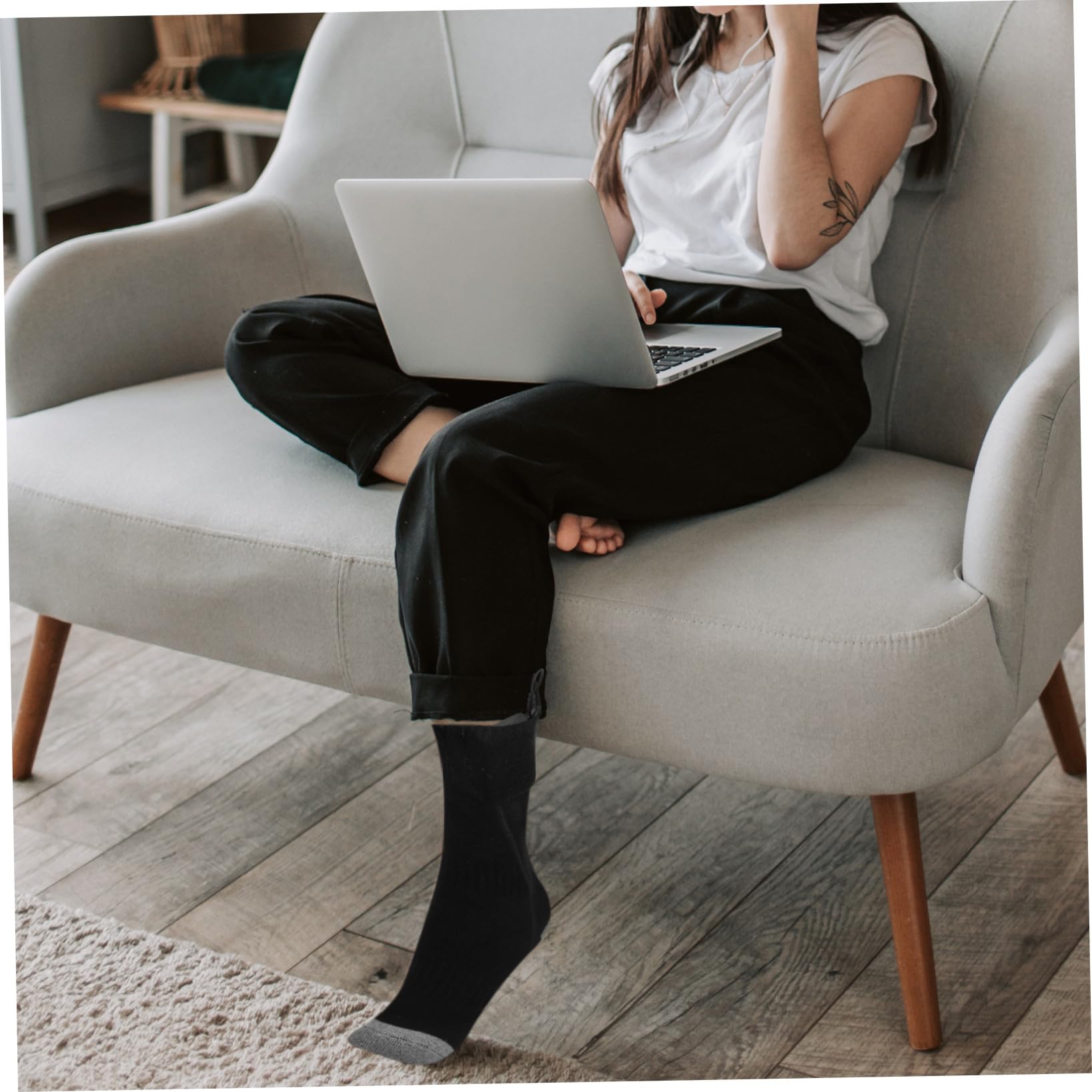 Alasum Calcetines Calefactables para Invierno Batería Recargable USB, Material Poliéster, Diseño Portátil y Transpirable, Ideales para Viajar y Mantener Pies Calientes