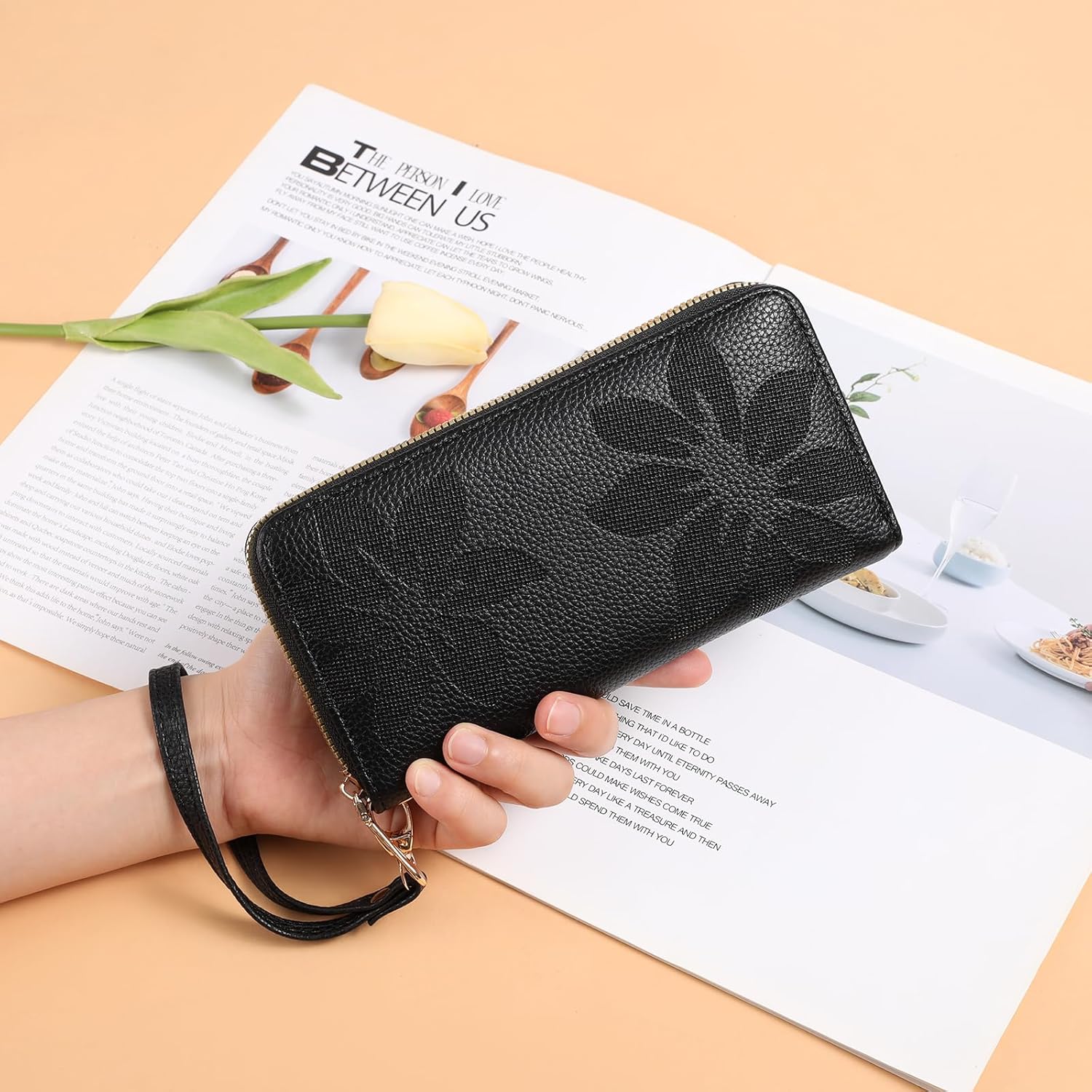 Wallet Women Leather RFID Blocking Wristlet wallets Ladies Clutch with Floral Pattern for Phone and Card - Image 2