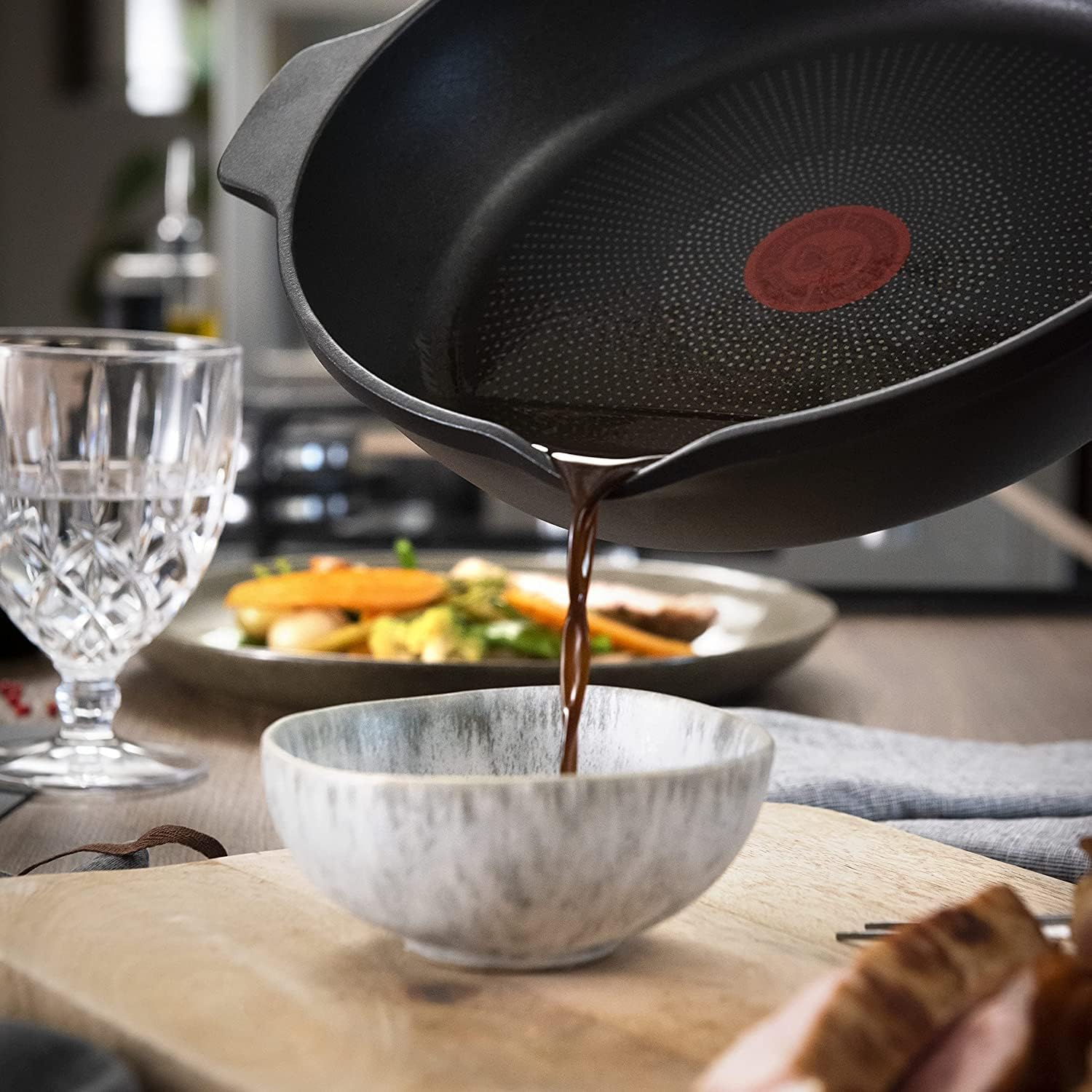 TEFAL wok tava za sve vrste ploča