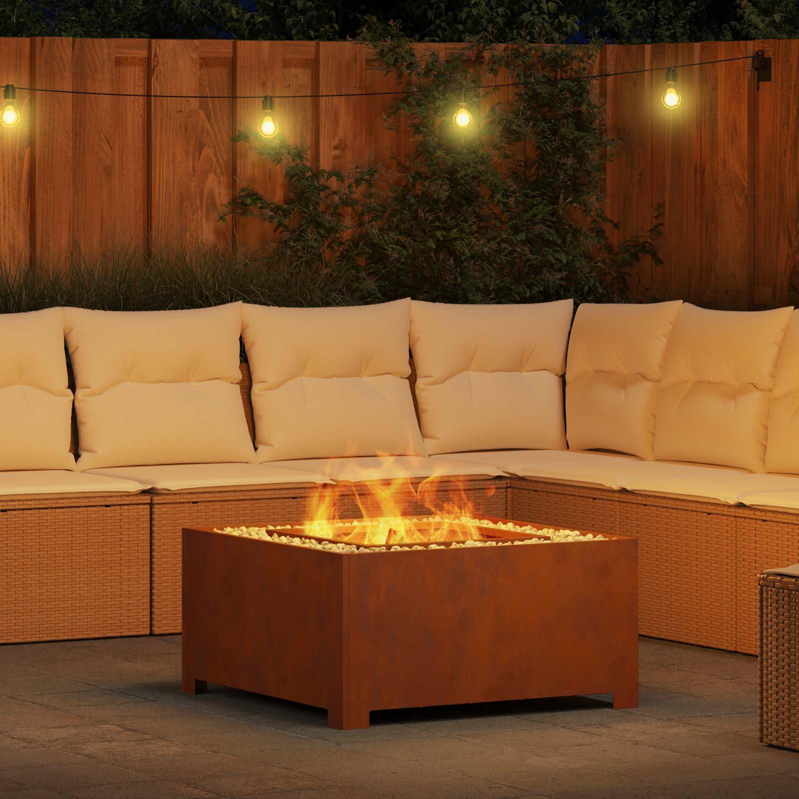 Quadratischer Außenfeuergrill aus wetterfestem Stahl, 80 x 80 x 40 cm, Braun – Portable Feuerstelle für Gartenparty mit hitzebeständiger, rostbeständiger Oberfläche und mattem