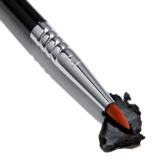 Sigma Beauty E05 Eye Liner Brush Thin Eyeliner Brush with a Fine, Tapered Tip for Precise Application of Gel or Liquid Eyeliner Along Lash Lines, Skin-Safe Eyeliner Makeup Brush