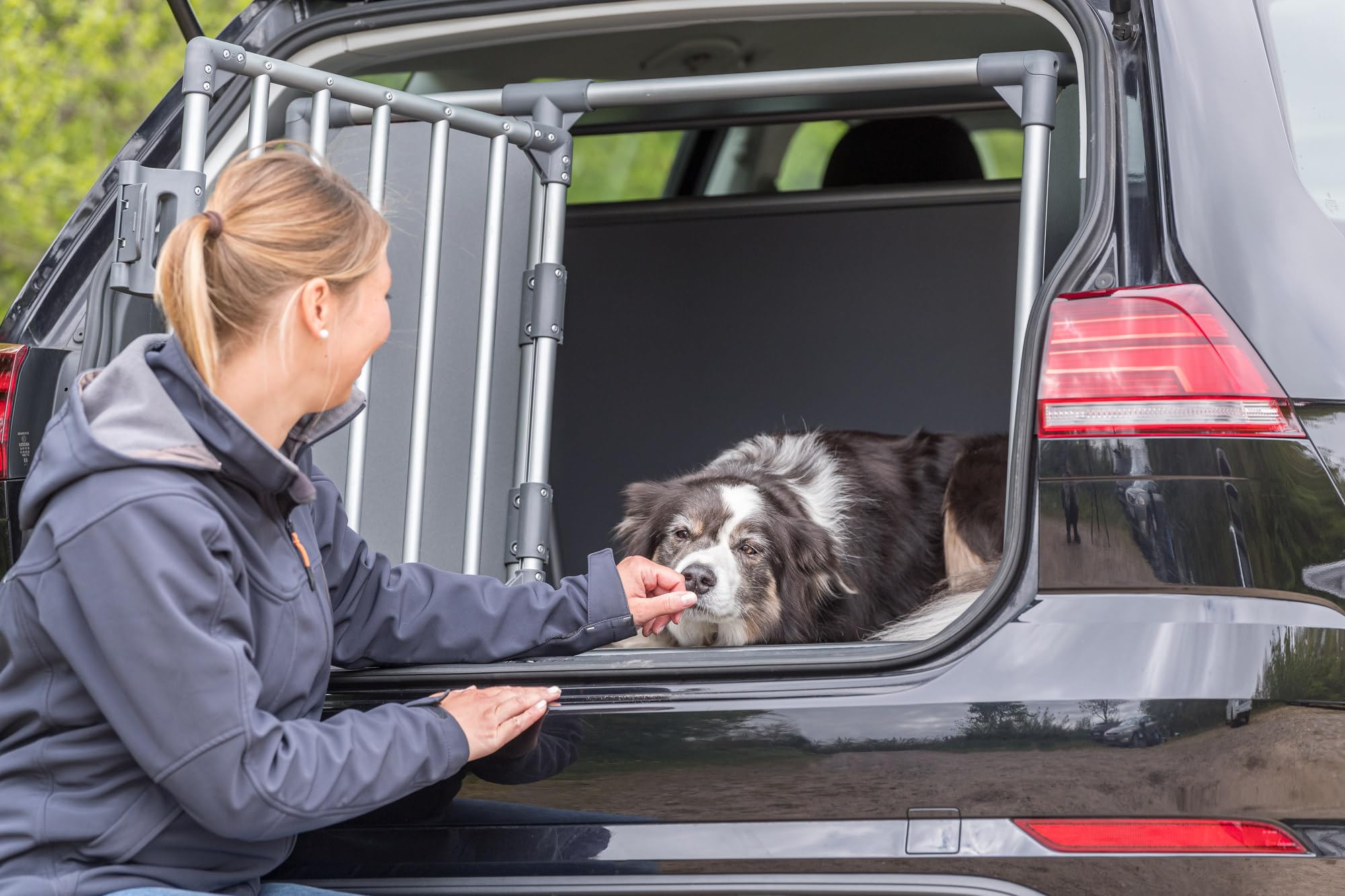 TRIXIE 車載用 犬用ケージ Amazon.co.jp: トリクシー ベーシッククレート 【ドイツTRIXIE