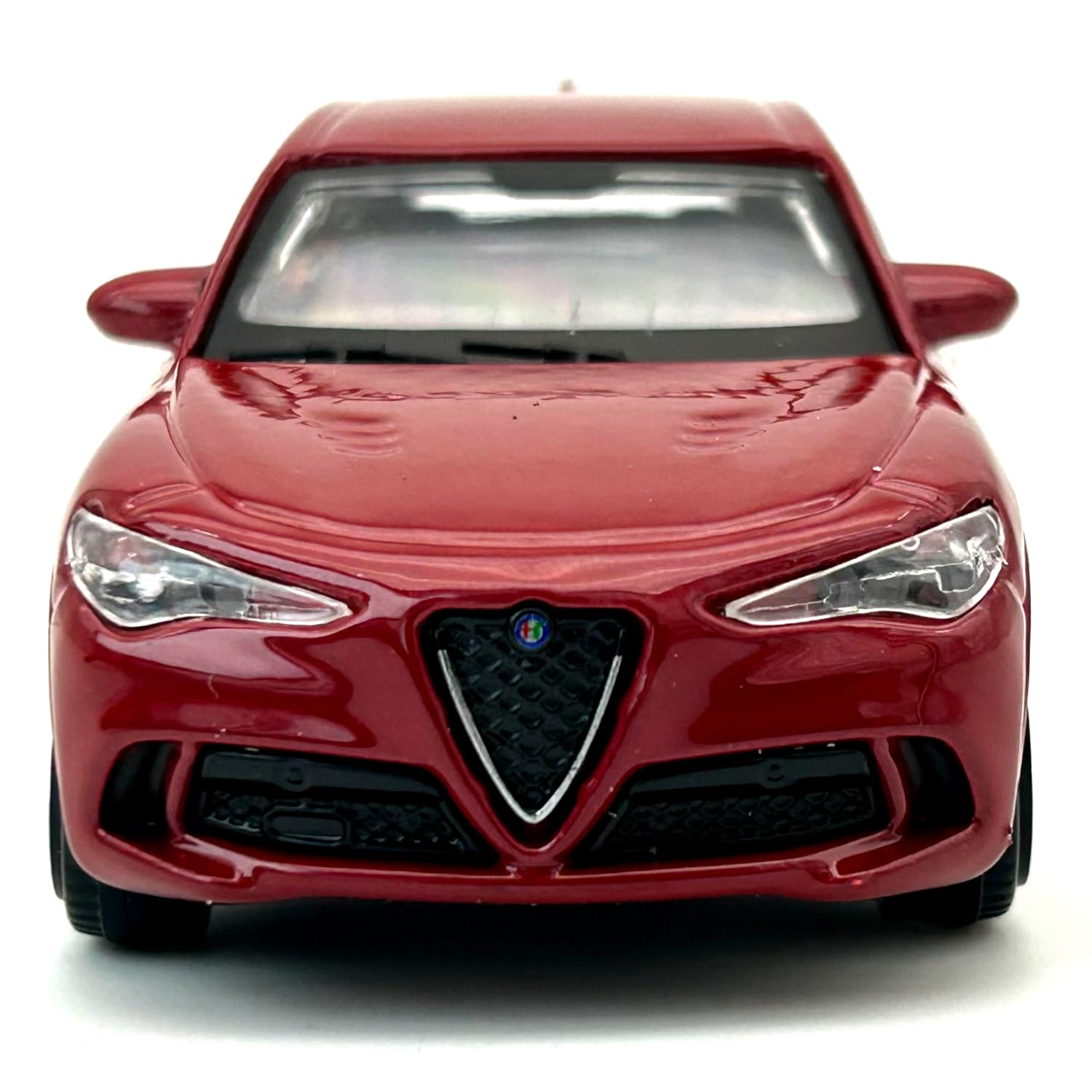 Amazon | ブラーゴ ミニカー 1/43 アルファロメオ SUV ステルヴィオ