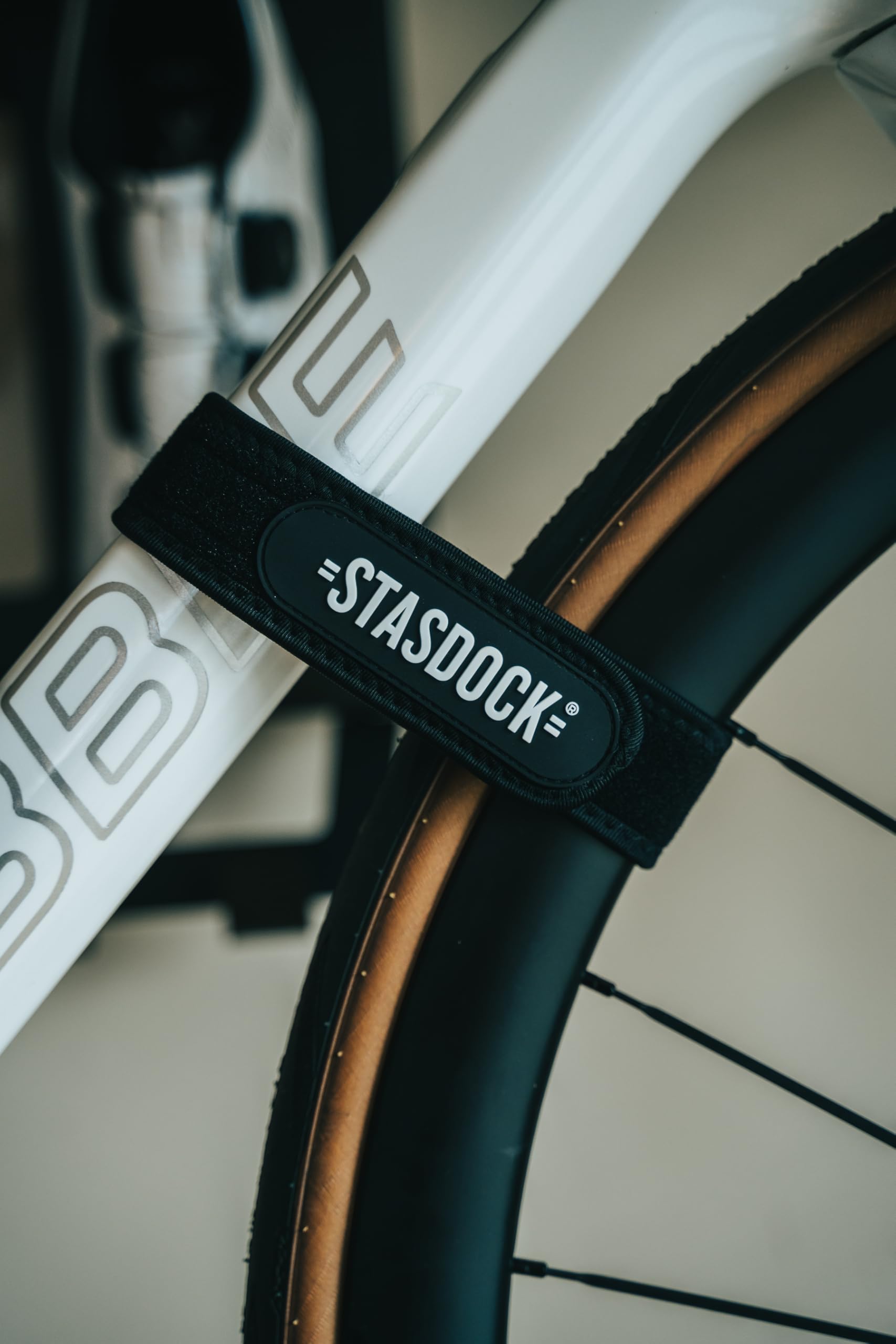 Stasdock Wheel Strap | Correa de bicicleta para montaje en pared de bicicleta, protección contra huellas de neumáticos, fija la rueda delantera durante el almacenamiento y el transporte