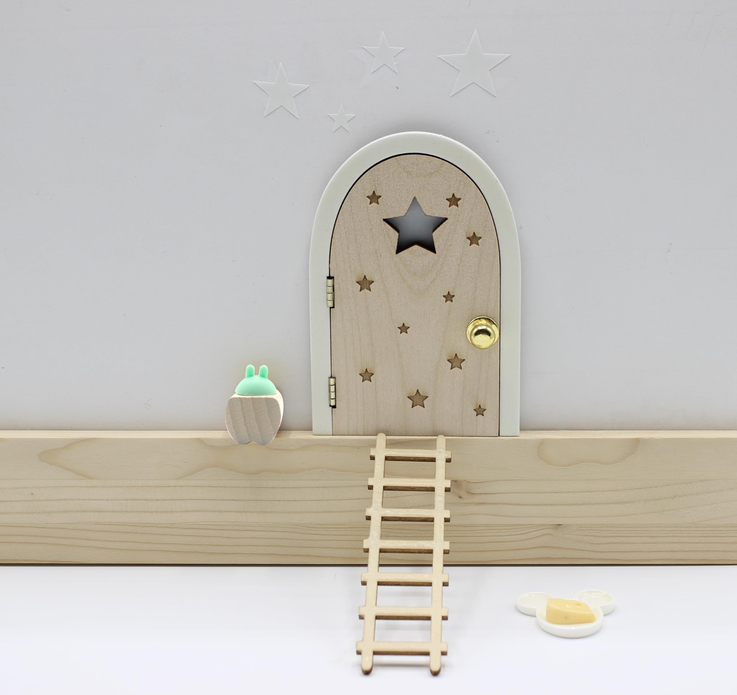 Qué Kawaii® ORIGINAL Kit ratoncito Pérez MÁGICO. Puerta NATURAL de ABETO QUE ABRE Y BRILLA EN LA OSCURIDAD!!!.. + caja guarda dientes de haya+complentos+certificados. GRATIS CUENTO + DIARIO — view 4