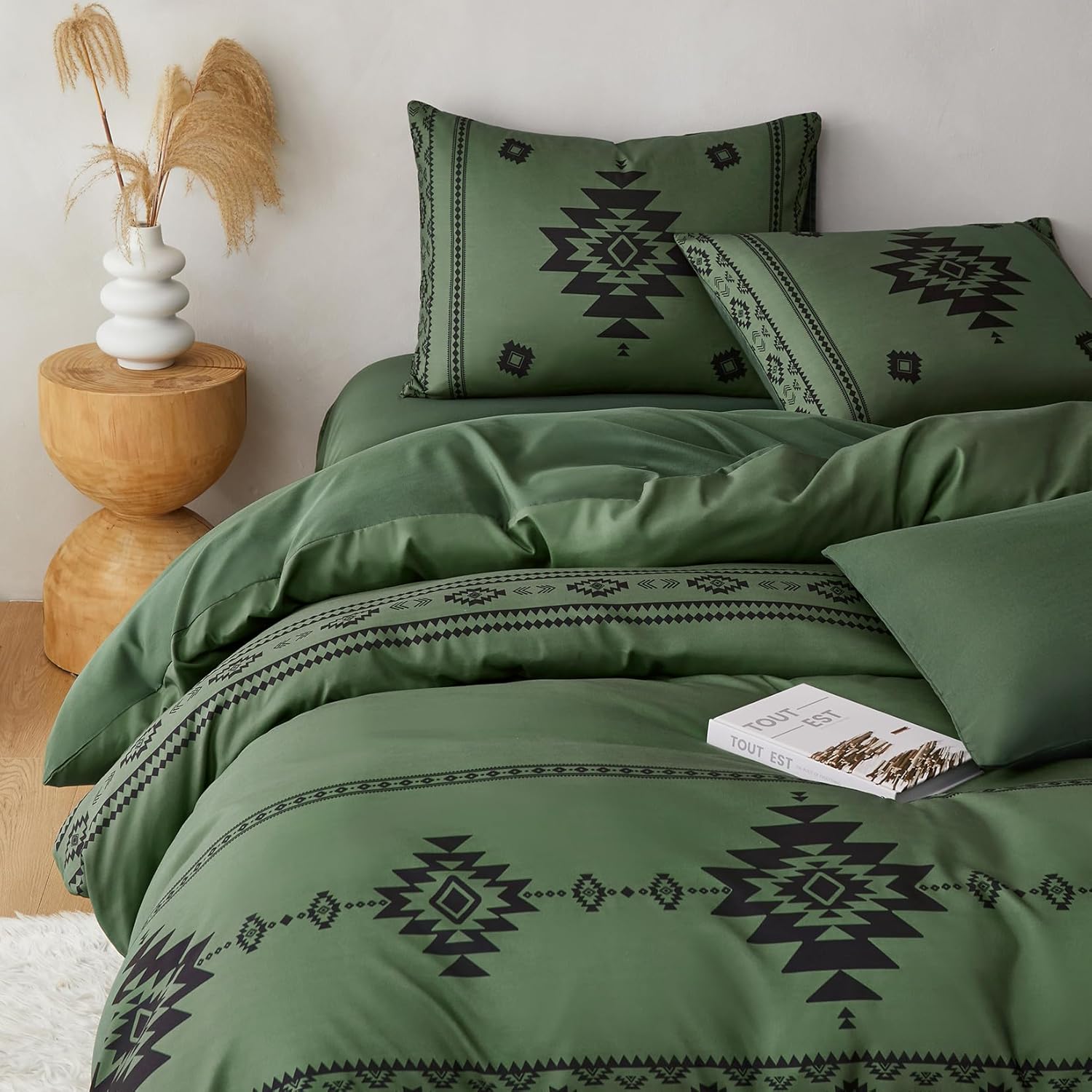 Wake In Cloud - Western Comforter Set, Boho Southwestern Farmhouse Style with Aztec Diamond Geometric Pattern, Soft Lightweight Bedding, 3 Pieces, Dark Green, Queen Size - Image 5
