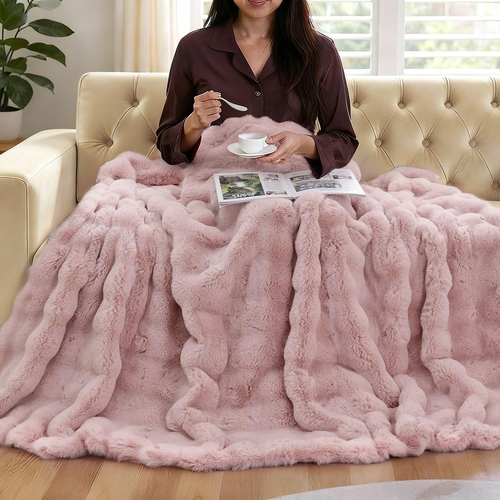 Ghouse Faux Fur Throw Blanket for Couch–60''X80''Pink Throw Blanket Fuzzy Soft Plush Thick Bubble Blanket for Sofa Bedroom Living Room Home Decor Throw Pink Twin (60"W x 80"L)