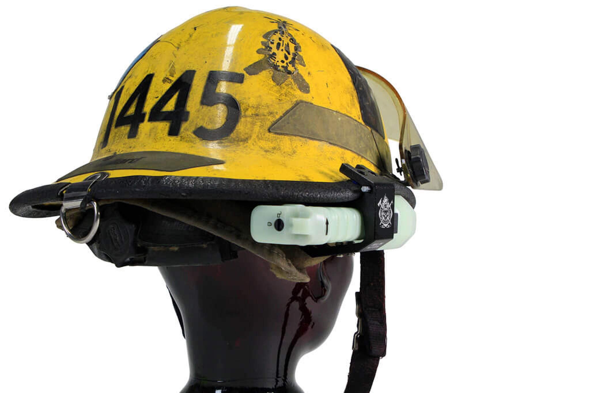 Produktbild von BULLET HD 720P Feuerwehrhelm-Kamera – Feuerfest, Mit ACE Black Jack Halterung, Silber, 32GB, NEU