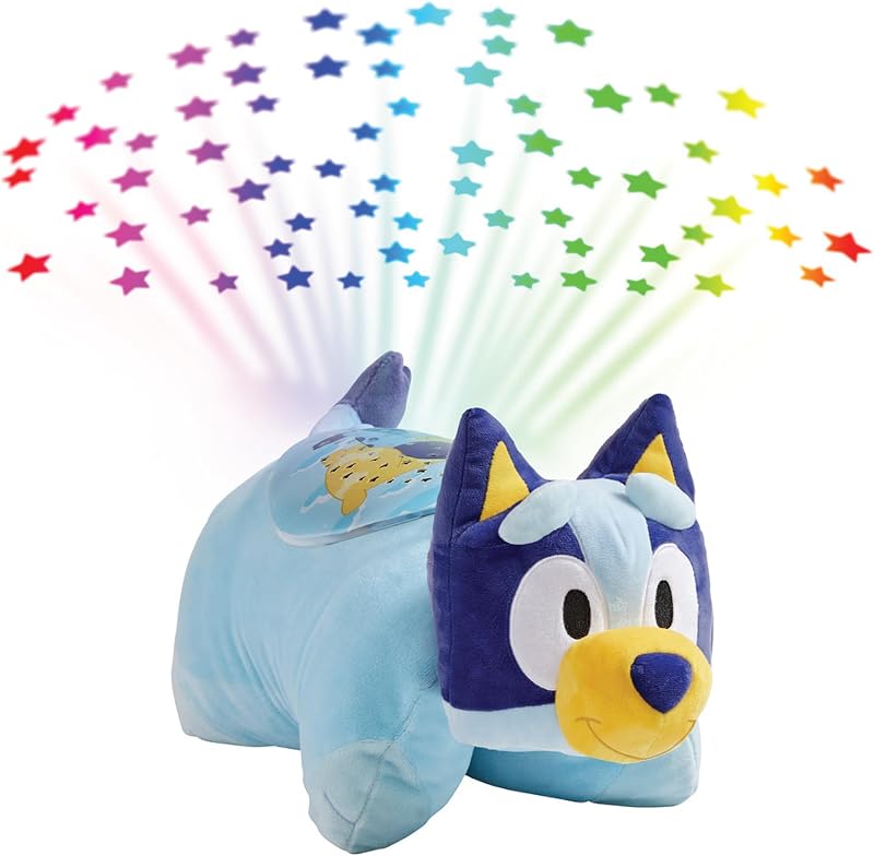 BBC Studios Bluey, Sleeptime Lite de 11" | Snuggle Buddy y luz nocturna en uno, proyecta estrellas arcoíris, 3 modos de color, temporizador de apagado automático de 20 minutos