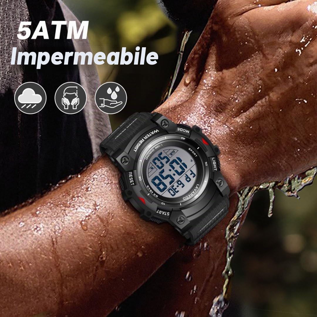 Timever Orologio Digitale Uomo 5 ATM, Silicone, Sveglia e Cronometro | Cinturino in silicone, sveglia, cronometro, data e luce; modello sportivo da uomo resistente all’acqua fino a 5 ATM.