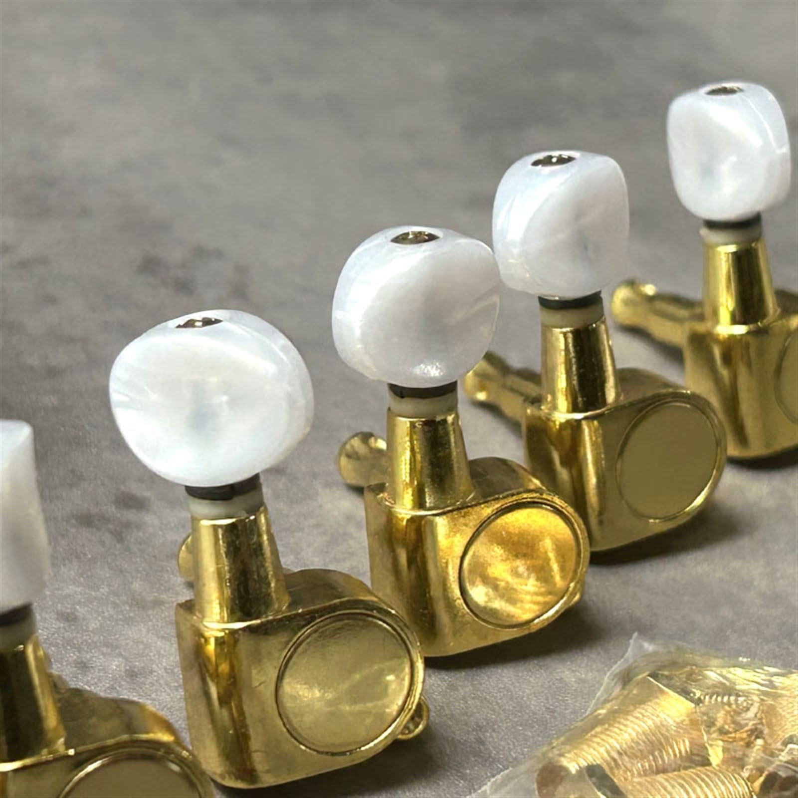 Manopola Per Corde Per Chitarra Elettrica In Oro Per Accessori Di Aggiornamento ST/TL Parti Avvolgitore Per Corde Vite(Small square handle)