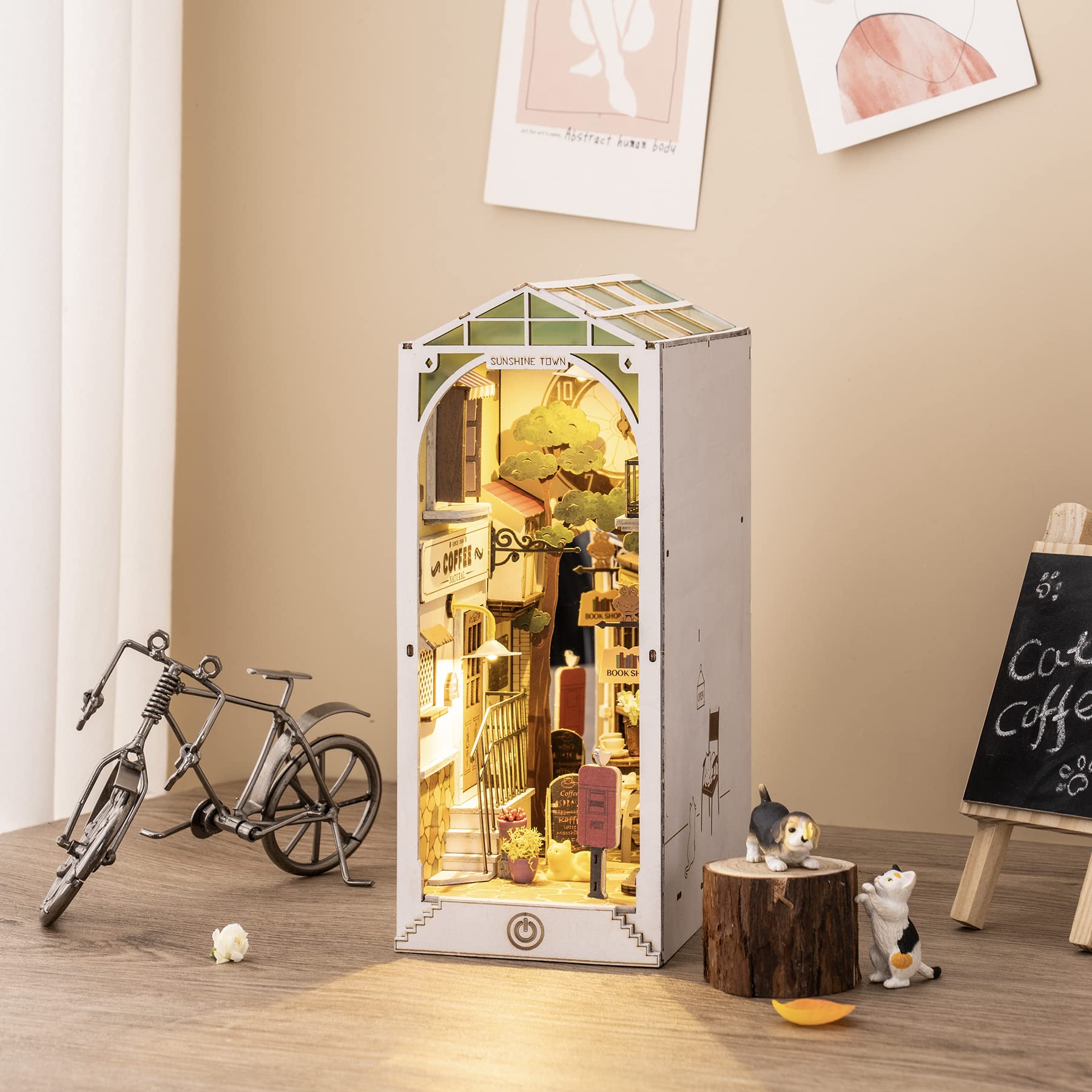 Rolife Book Nook Kit Maison Miniature à Construire DIY Maquette Adulte avec LED Lumières Décoration de Bibliothèque Livre Salon Booknook Puzzle 3D Bois Serre-Livres Diorama (TGB02)