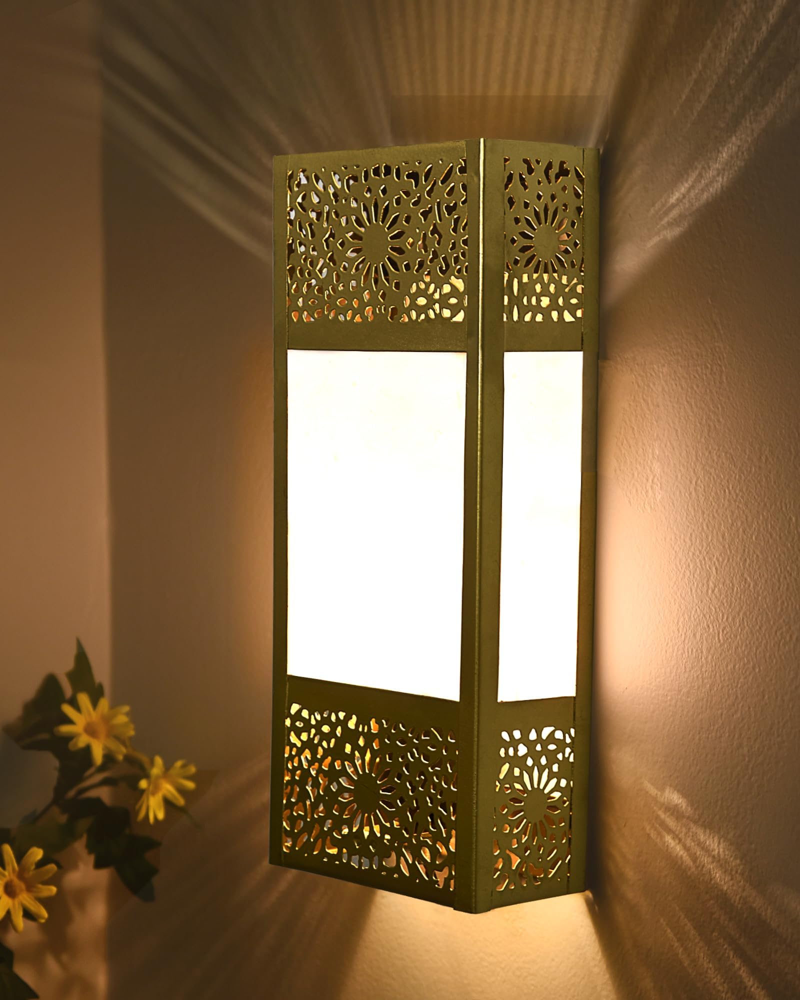 Homesake® Turkish Moroccan Wall Sconce Lamp, Vintage Hand Carved Metal Wall Light, Wall Mounted Porch Light, Brass Finish for Home,Villa, Kitchen, Restaurant, (Glass Rectangle)