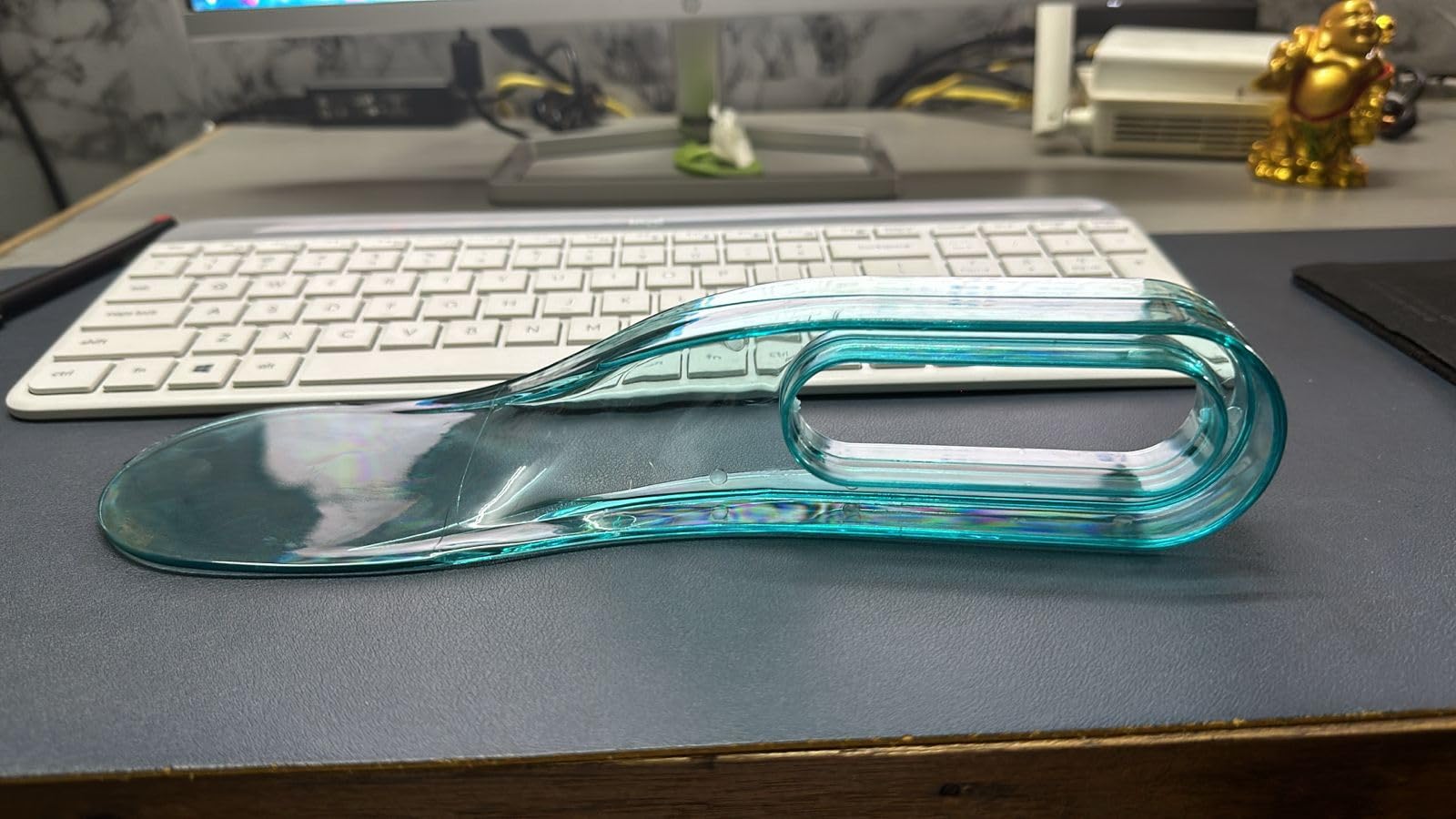 Mattress Lifter Tool, Efficient Bed Making is Made Easy with Our Mattress Lifter and Bed Sheets Tuckern Tools.-picture-36