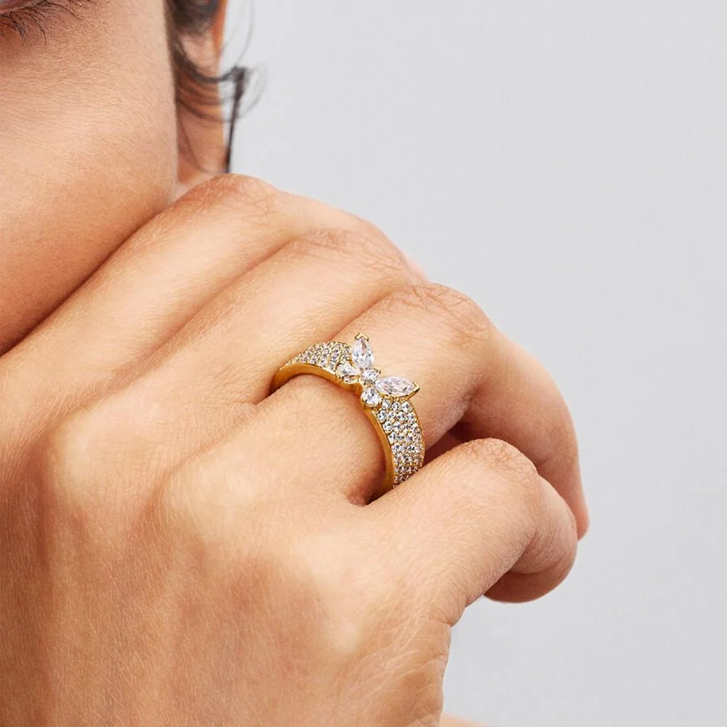 PANDORA Anillo para mujer, diseño de mariposa, ancho dorado, 164270C01