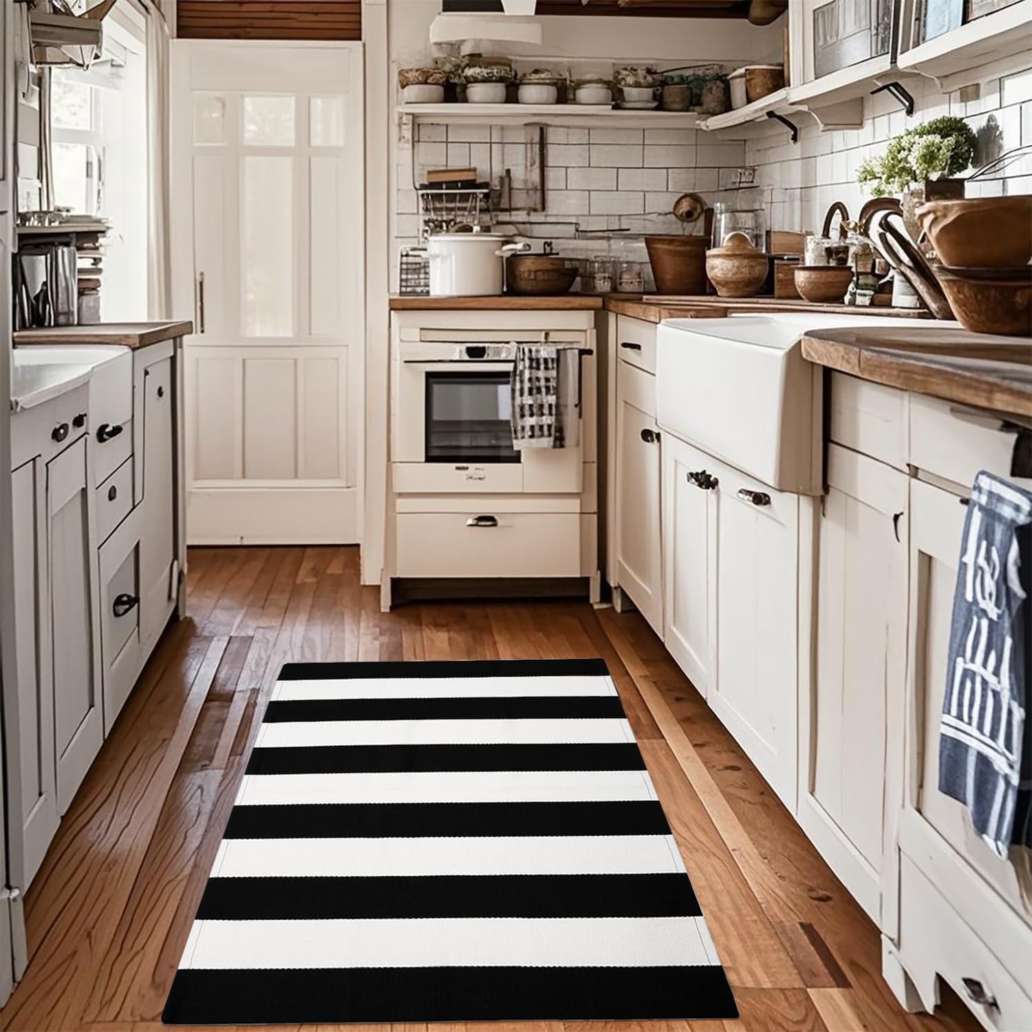 Black and White Striped Outdoor Rug 27.5'' x 43'' Front Door Rug,Washable Cotton Woven Indoor/Outdoor Small Area Rugs,Layering Rug Door Mats for Front Porch/Entryway/Front Door Decor