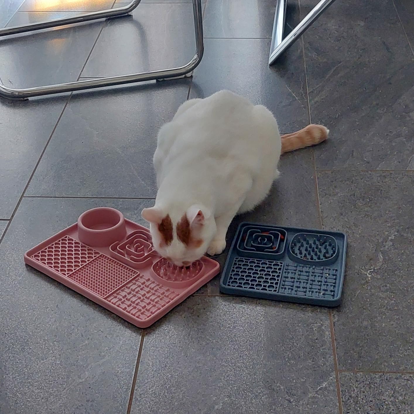 Tappetino da Leccare con Ventose – Accessorio Antistress per Cani e Gatti, Perfetto per Bagno e Addestramento (Rosa + Grigio, Rettangolo + Quadrato 1)