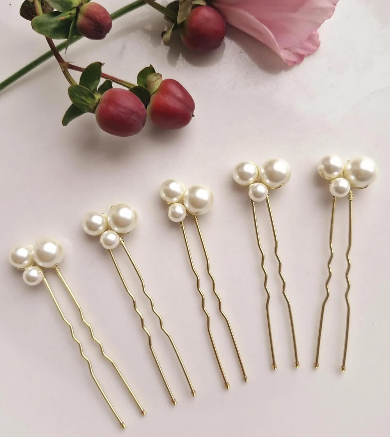 Bridal Hair Clip, Bridal Accessories for Styling U-Shaped Pin, Set of Pearl Wedding hair pin Pearl Bridal hairpin, Wedding hairPin, Cluster hairpins, Juda Pin, Bun Clip, 5 Pcs – Gold. Bridal Hair Clip, Bridal Accessories for Styling U-Shaped Pin, Set of Pearl Wedding hair pin Pearl Bridal hairpin, Wedding hairPin, Cluster hairpins, Juda Pin, Bun Clip, 5 Pcs – Gold.