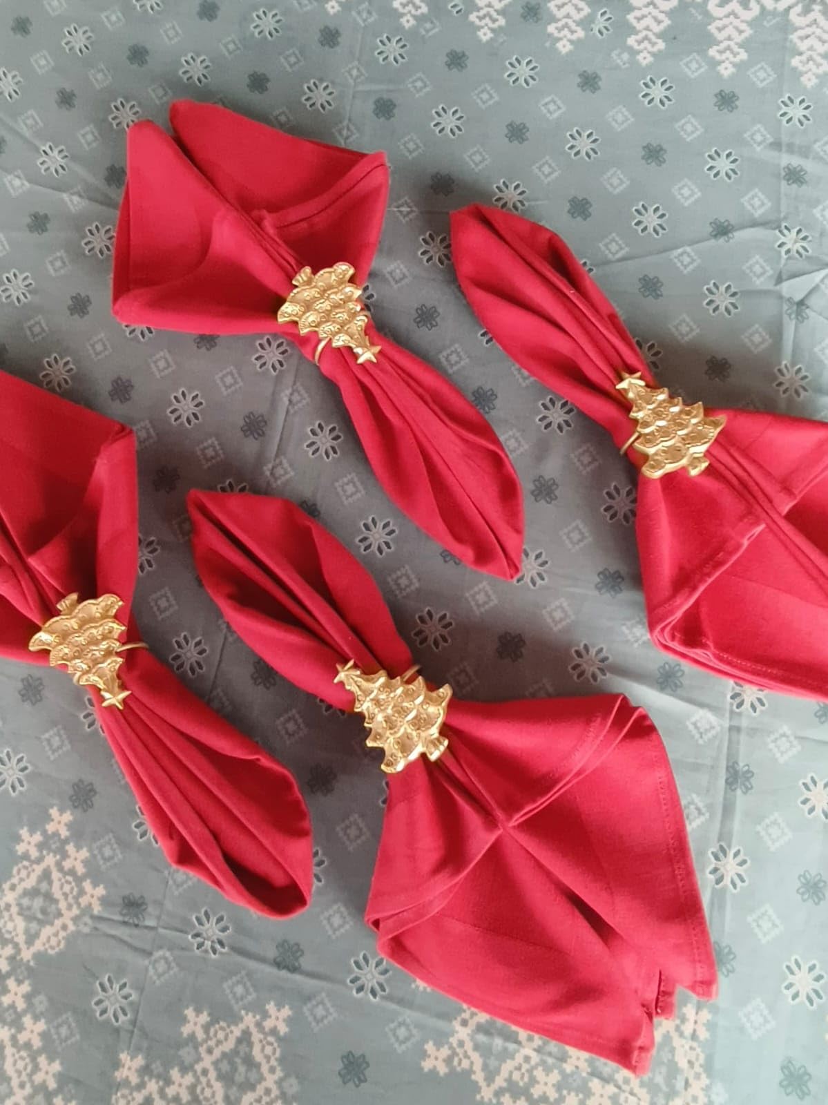 Anelli portatovaglioli a forma di albero di Natale, decorazione per la tavola festiva, realizzati a mano a Bali (set di 4 alberi di Nat