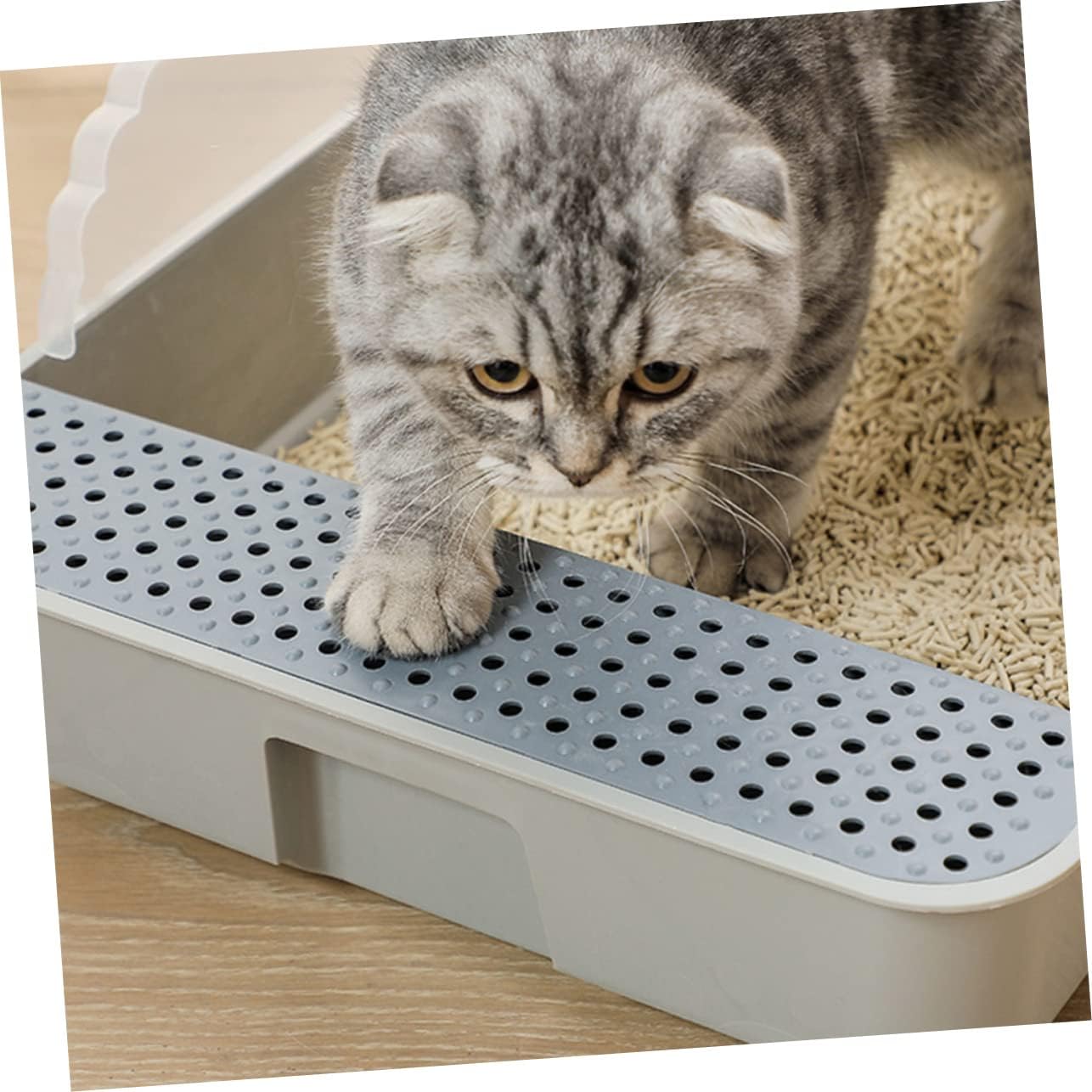 BESPORTBLE Semi Enclosed Cat Litter Box Removable Splash Guard Kitten Litter Pan for Easy Cleaning and Spacious Design for Comfortable Use