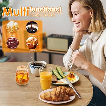 2Pcs 450ml Honey Jar with Spoon and Lid Glass Honey Pot 15oz Jam Container Set with Wood Base and Lid Syrup Dispenser for Home Kitchen Storing Chocolate and Syrup