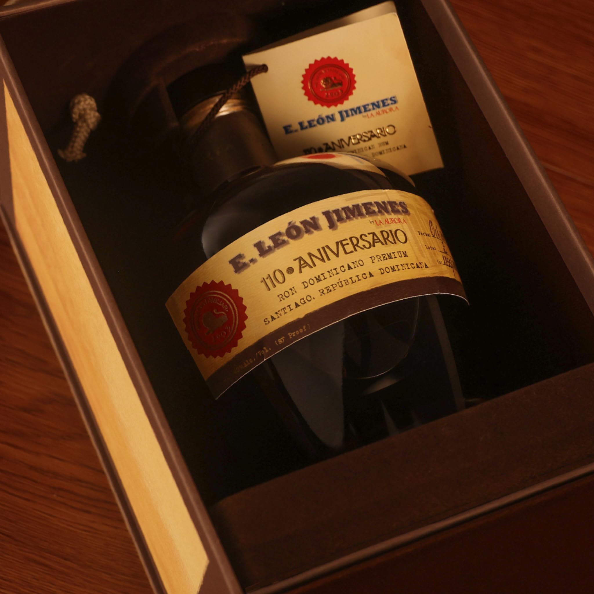 Ron E. León Jimenes 110 Aniversario – Edición Limitada 700 ml | 10 Años de Añejo | Tradición Premium Dominicana | Bogusto