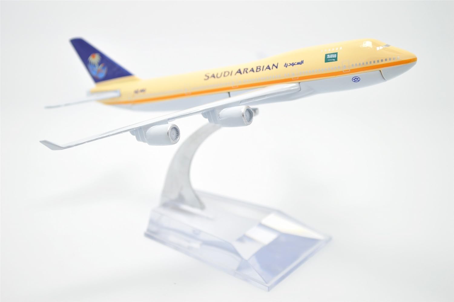 TANG DYNASTY(TM) 1:400 16cm B-747 Saudi Arabian Airlines Metal Airplane Model Plane Toy Plane Model