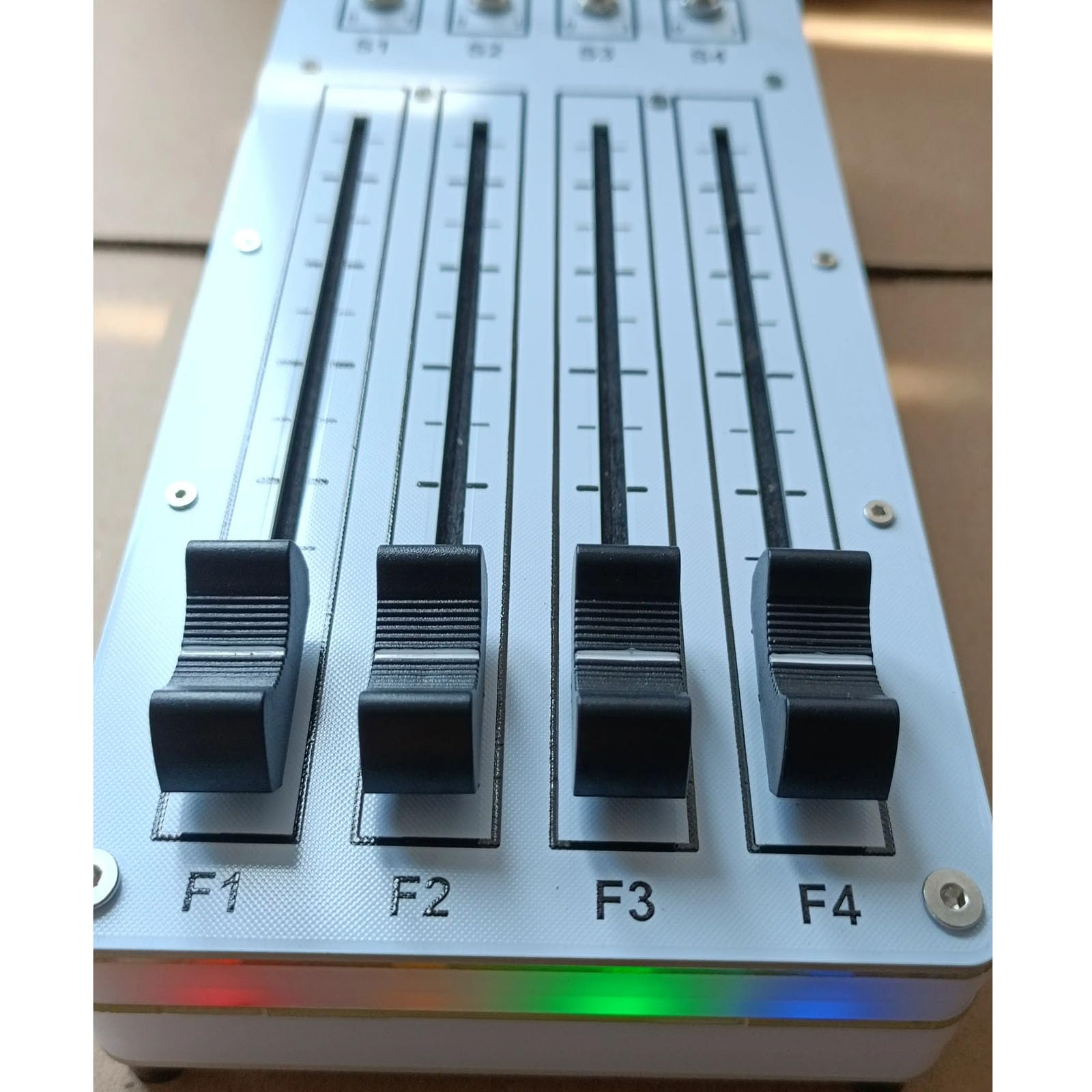 Fader Midi De 4 Canales Y 100 Mm, Mezclador Deslizante Midi Delgado De 4 Pistas, Interfaz USB, Mapeo CC Personalizado, para Software DAW Y Edición En Estudios De Producción Musical.