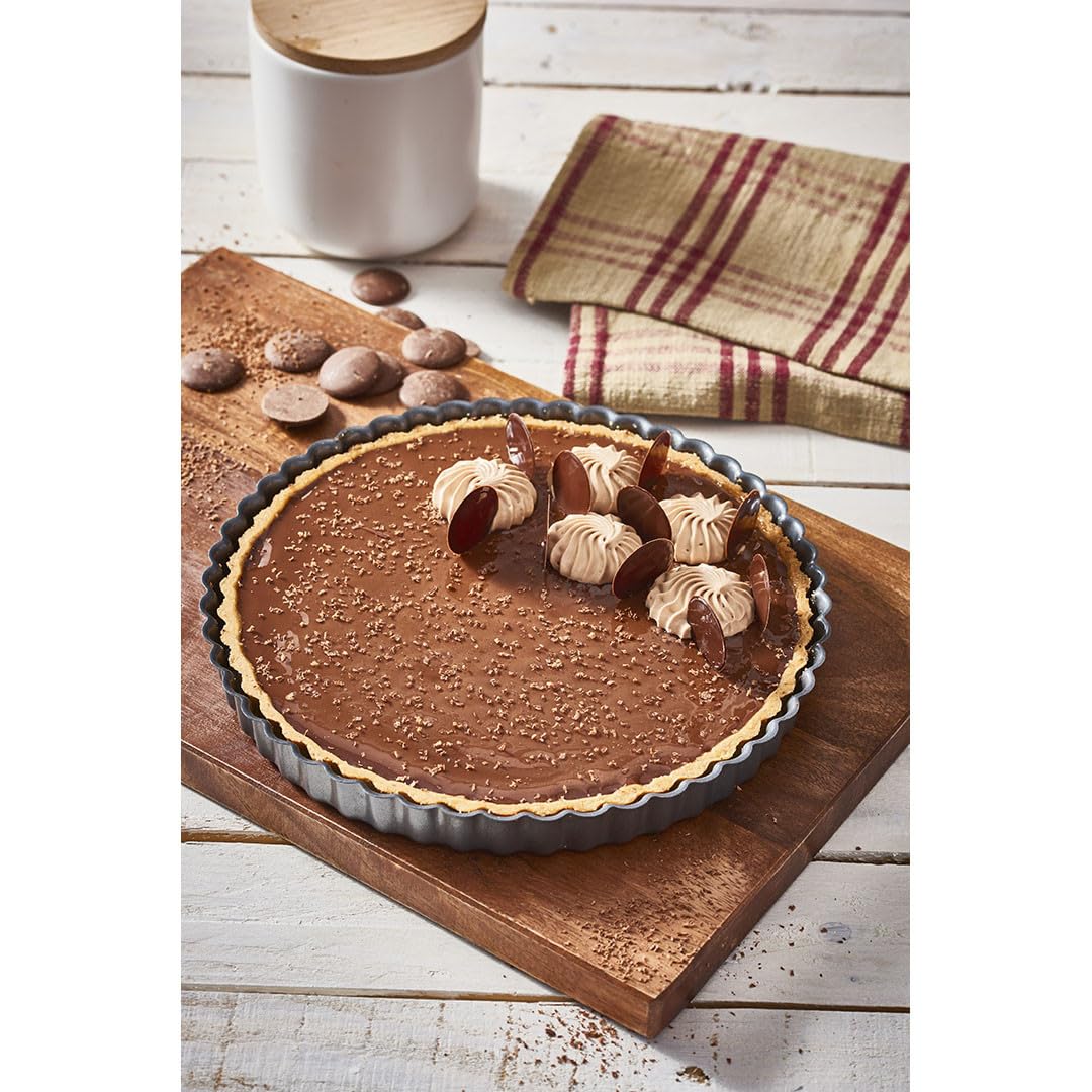 De Buyer - Moule à tarte cannelé rond à fond amovible en acier antiadhésif - Diamètre 28 cm -, Noir