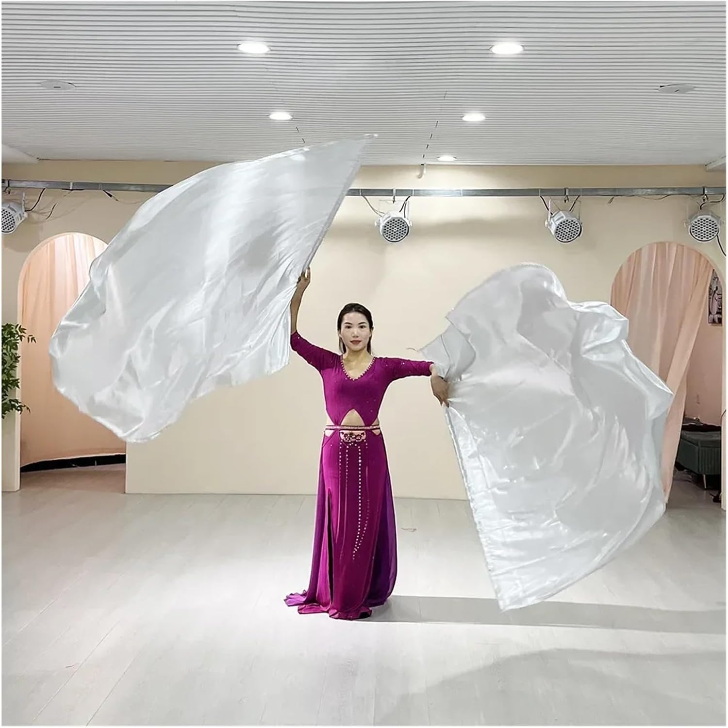 Elegant Fan Props Necessary For Sports Events And Eye-catching Dance Suitable for belly dancing