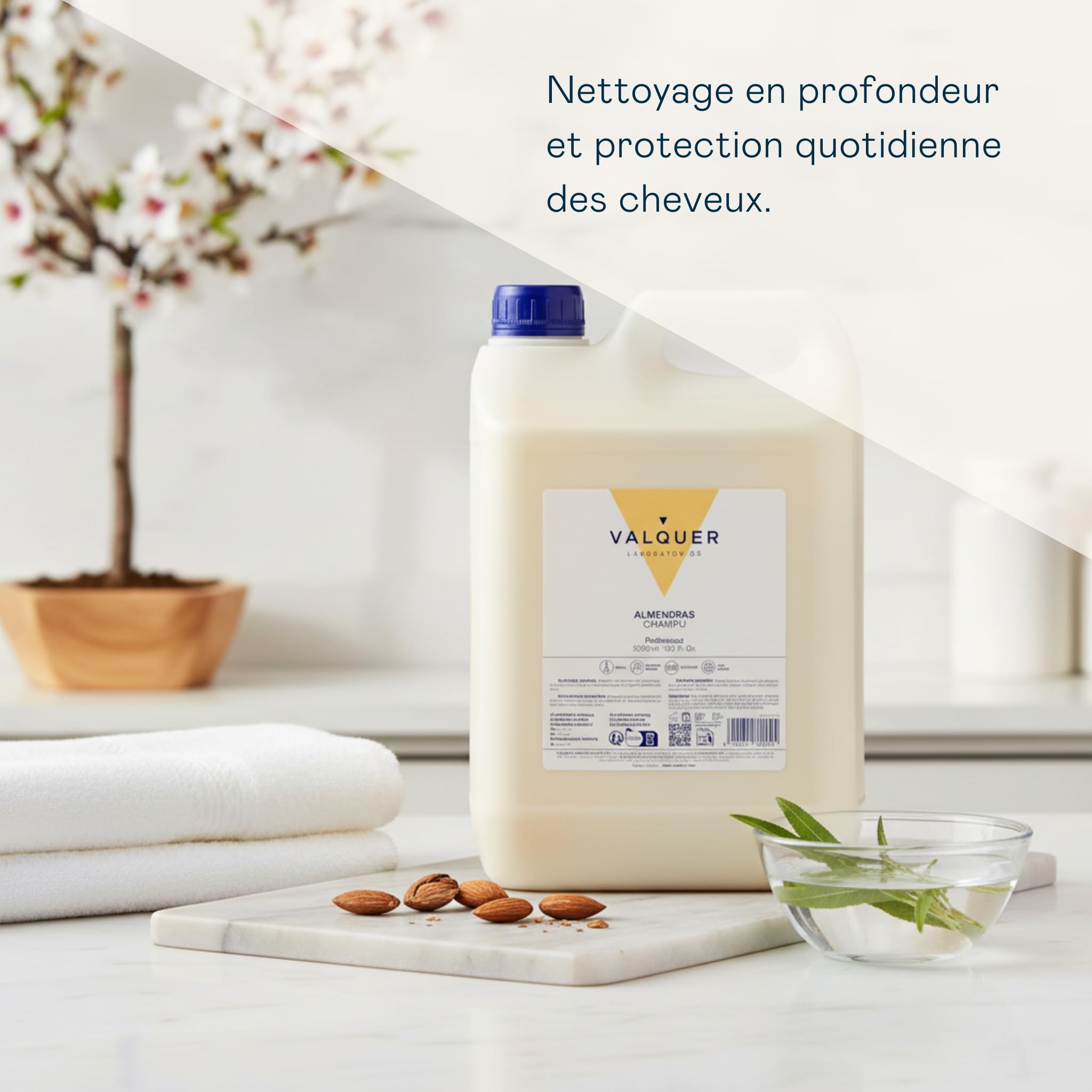 VALQUER Shampoing Professionnel Amande Douce 5L - Shampoing Usage Fréquent Vegan Sans Silicones, Tous Types de Cheveux, Grand Format pour Salon de Coiffure et Usage Intensif