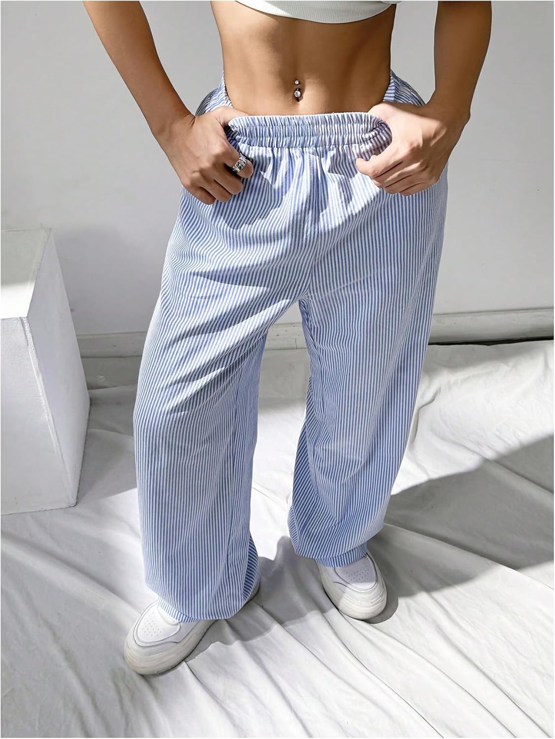 WDIRARA Women's Striped Print Straight Leg Pants Elastic Waist Casual Trousers with Pockets - Image 4