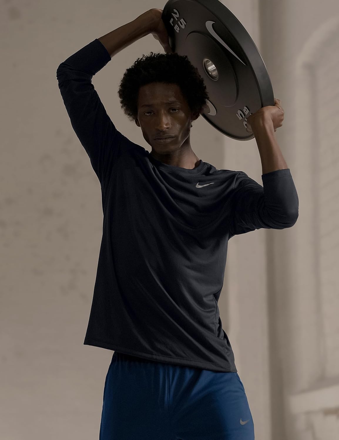 Nike Men's Dri-FIT Legend Long-Sleeve Fitness Top - Image 2