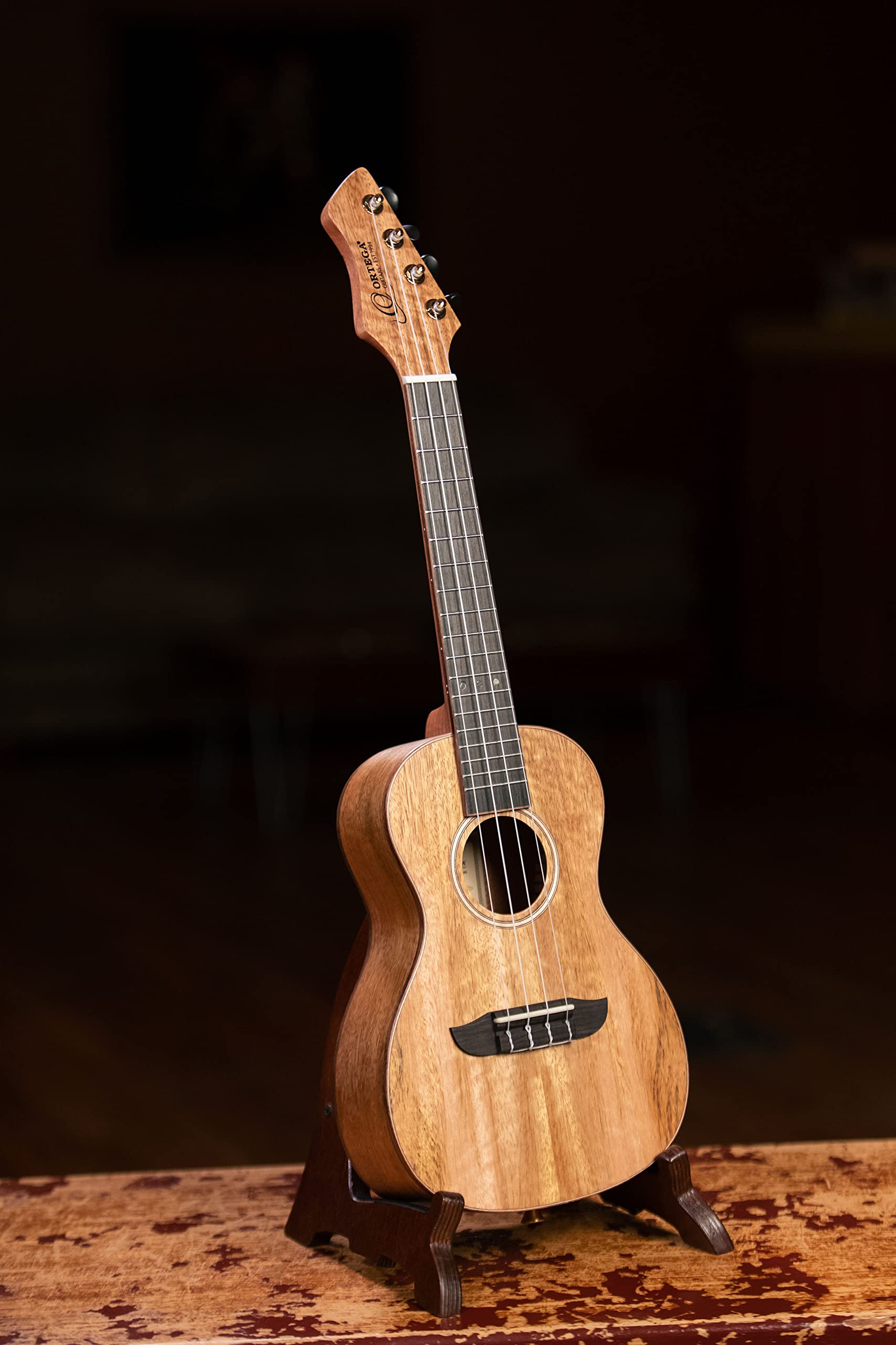 Ortega Guitars Ukulele Concerto Acustico – Horizon Series – Gig Bag Inclusa – Mango, Natural (RUMG)